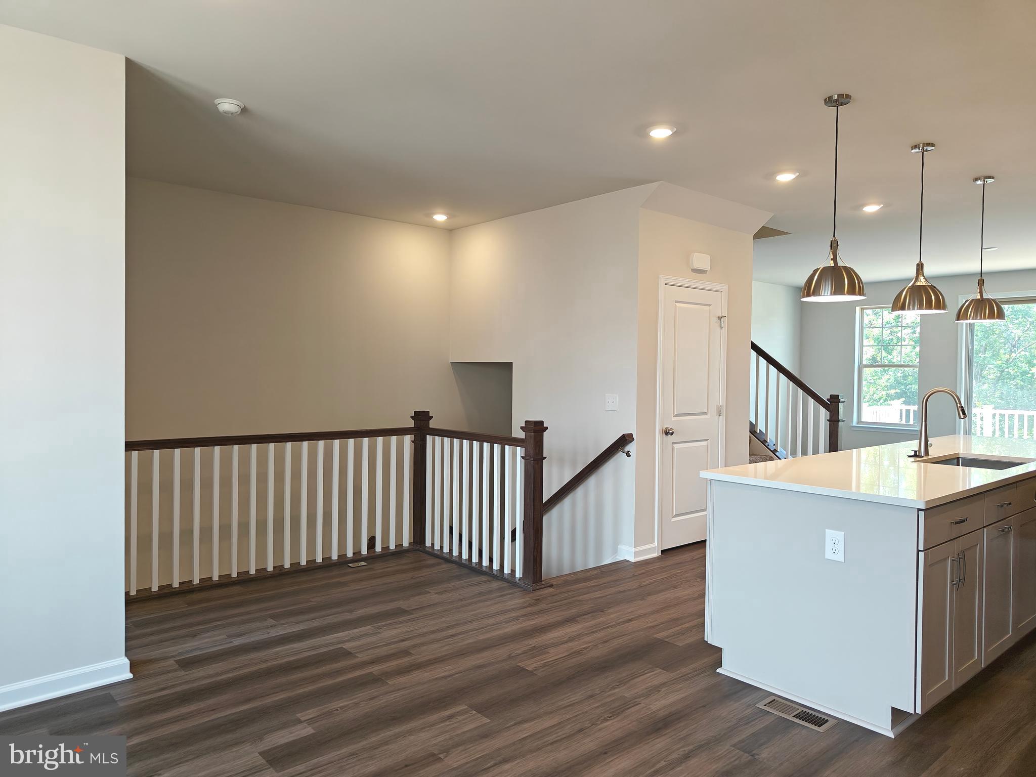 JEFFERSON SQUARE - Residential Lease