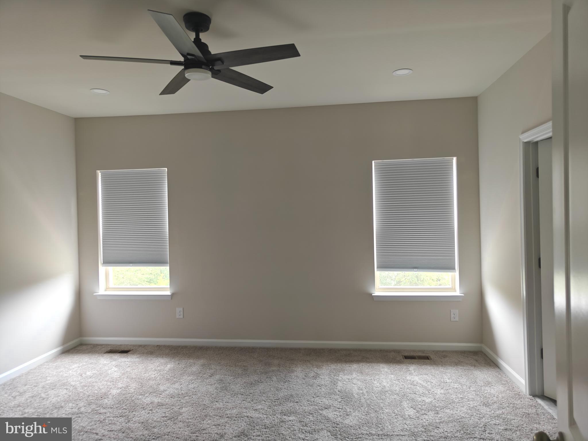 JEFFERSON SQUARE - Residential Lease