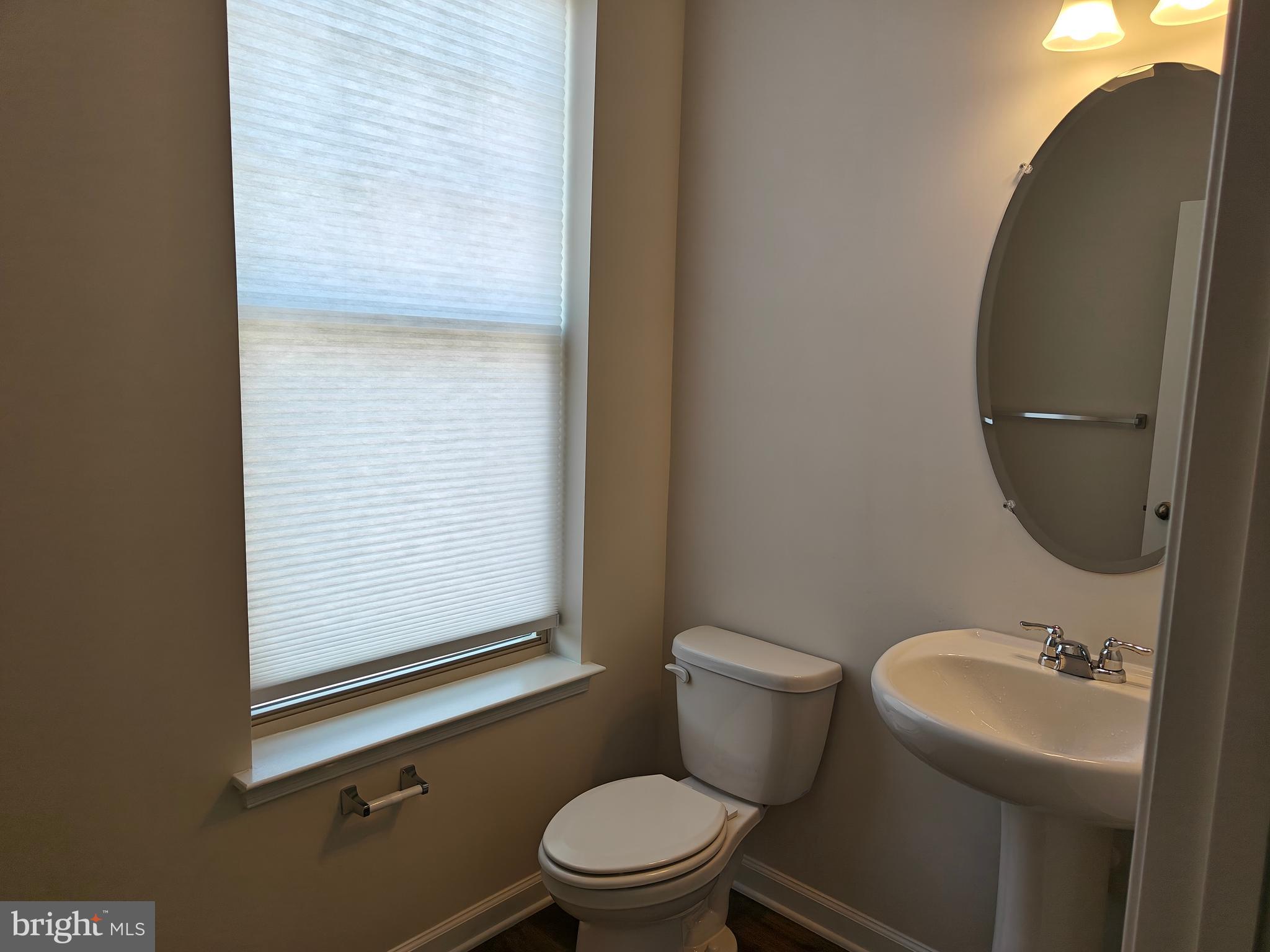 JEFFERSON SQUARE - Residential Lease