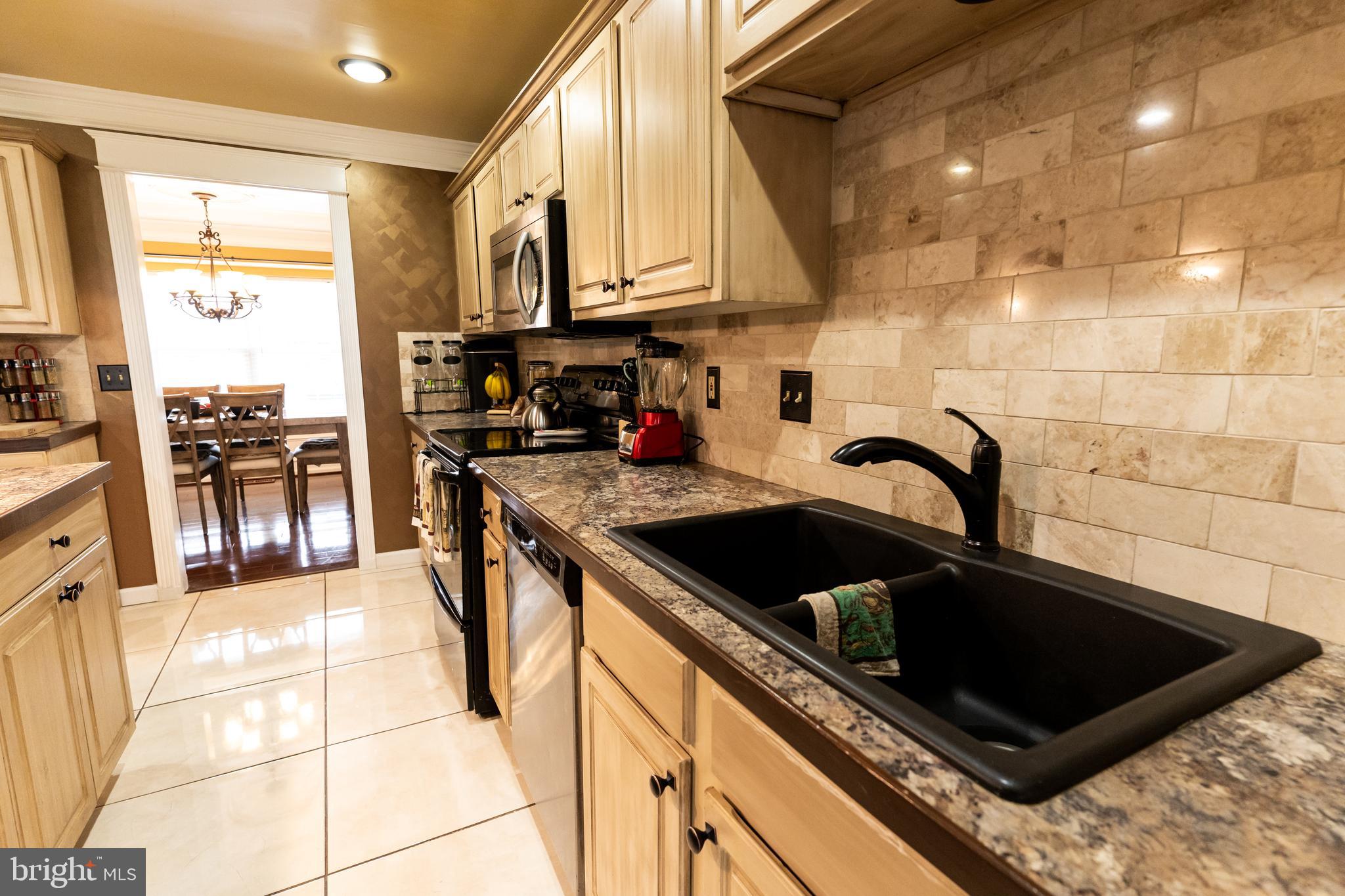 FAIRLAWN COURT - Residential