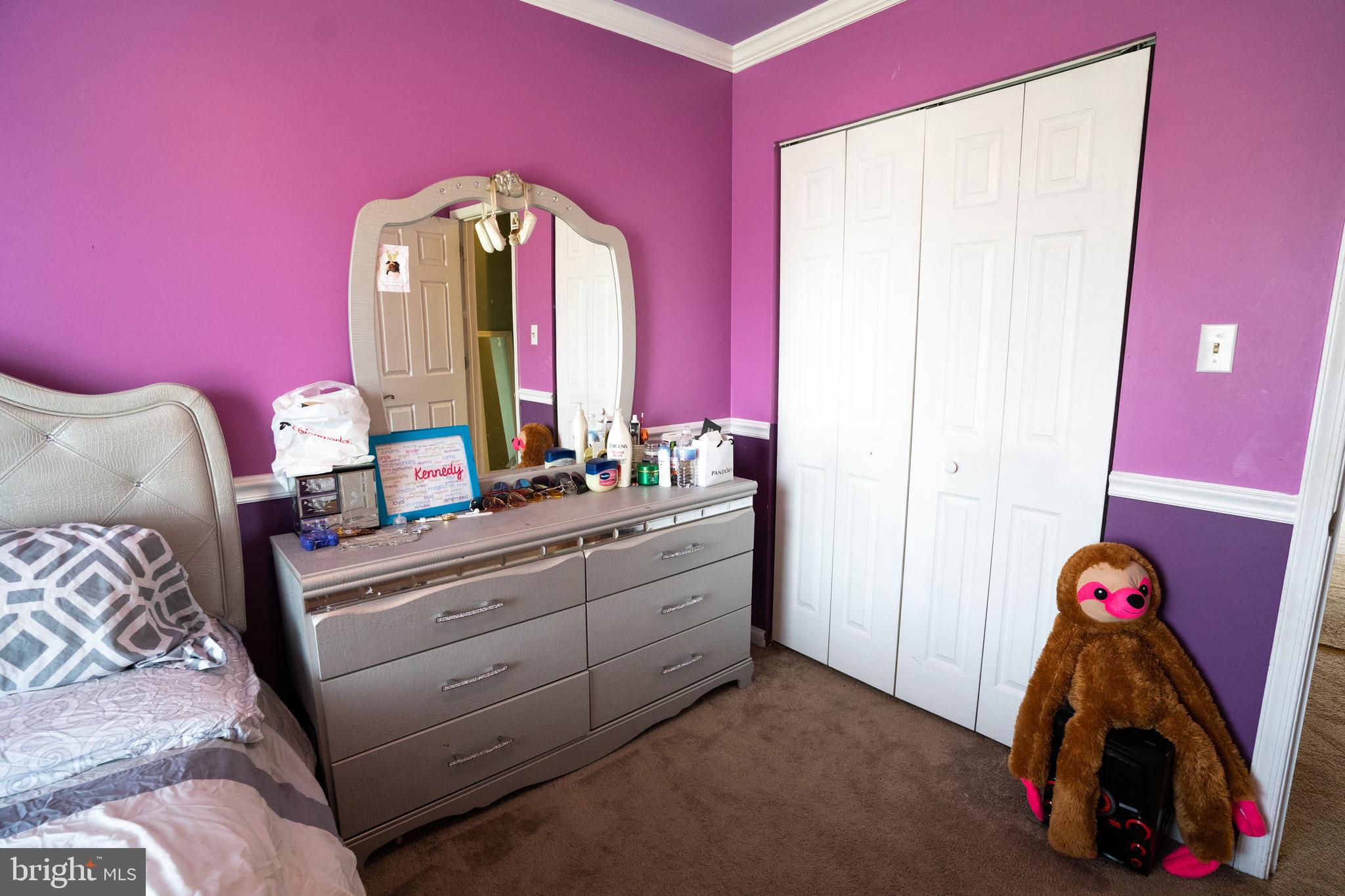 FAIRLAWN COURT - Residential