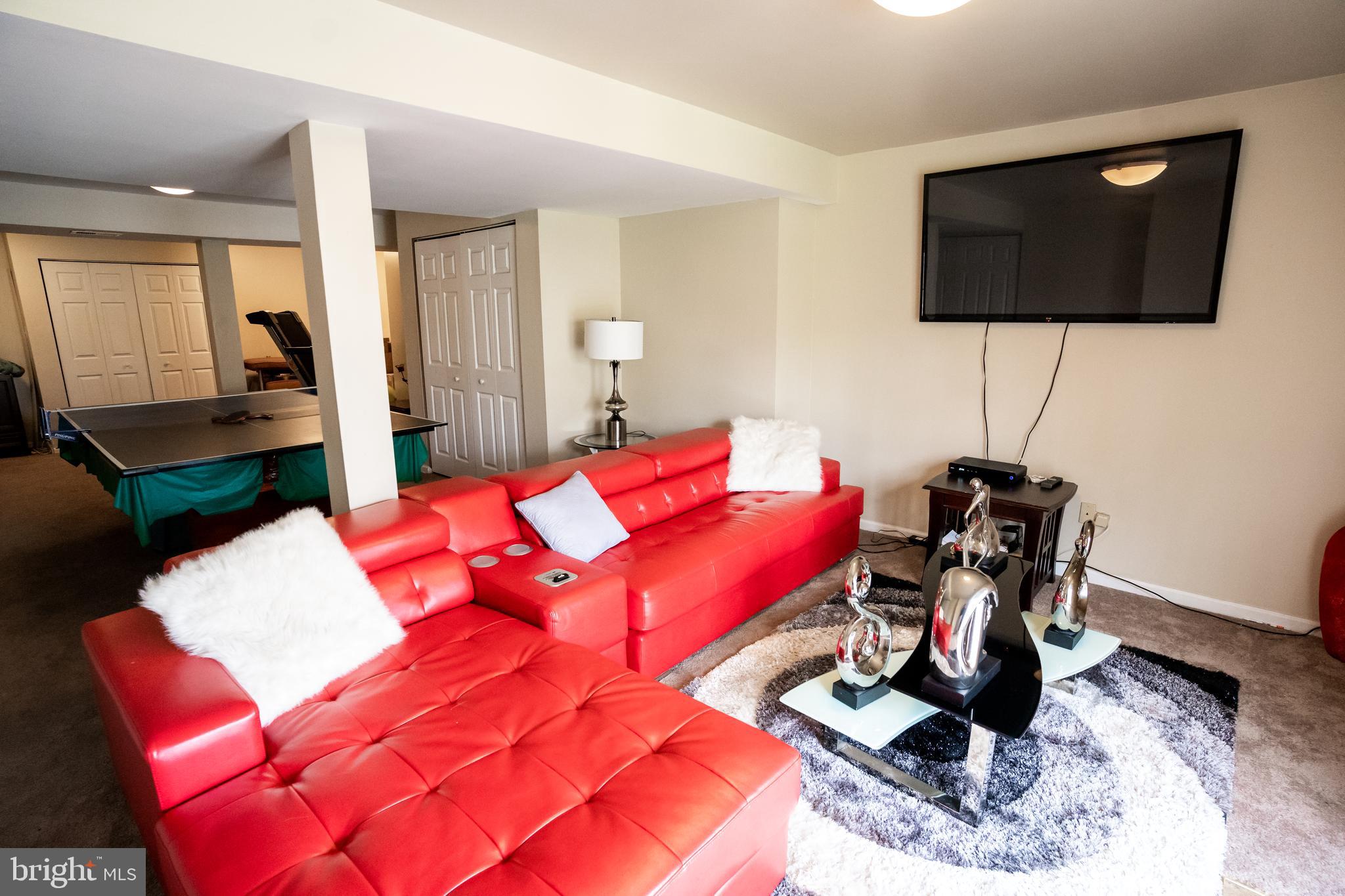 FAIRLAWN COURT - Residential