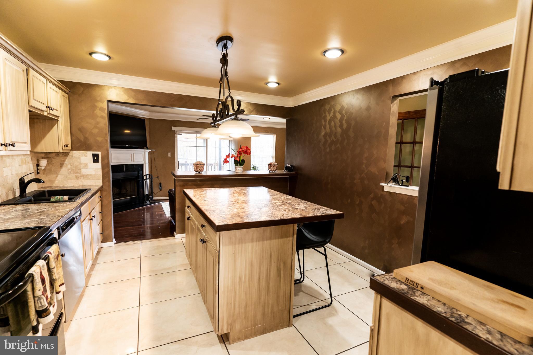 FAIRLAWN COURT - Residential