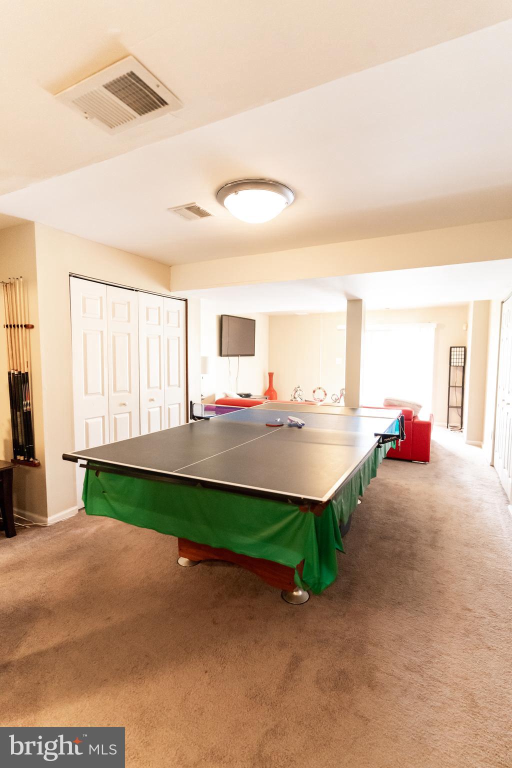 FAIRLAWN COURT - Residential