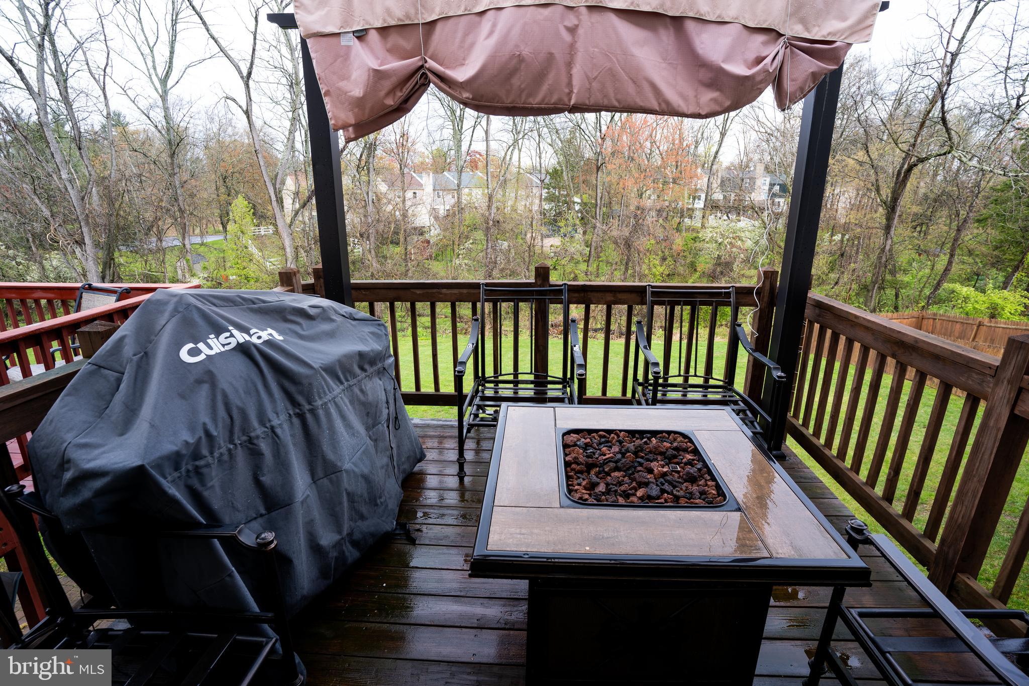 FAIRLAWN COURT - Residential