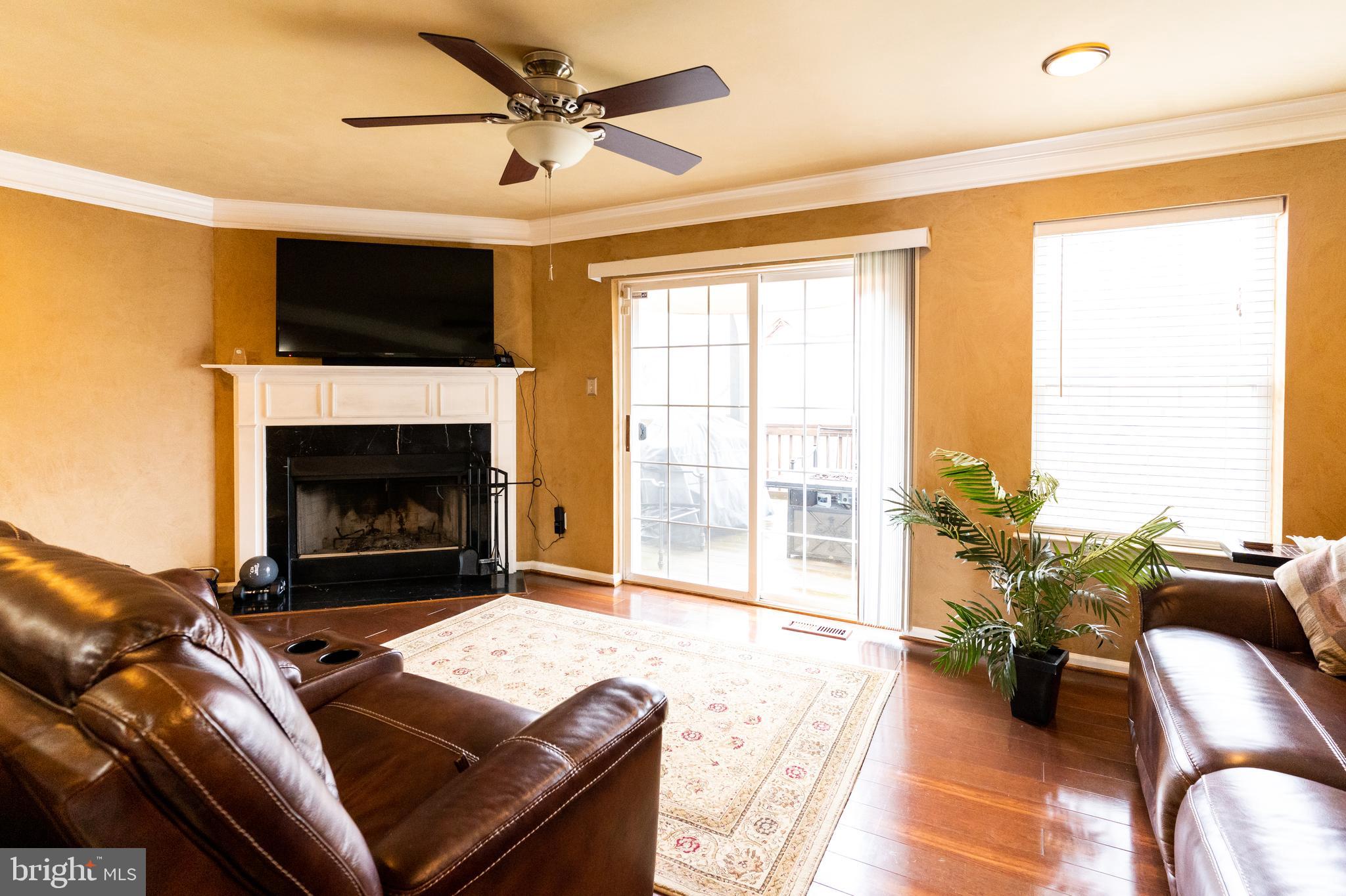 FAIRLAWN COURT - Residential