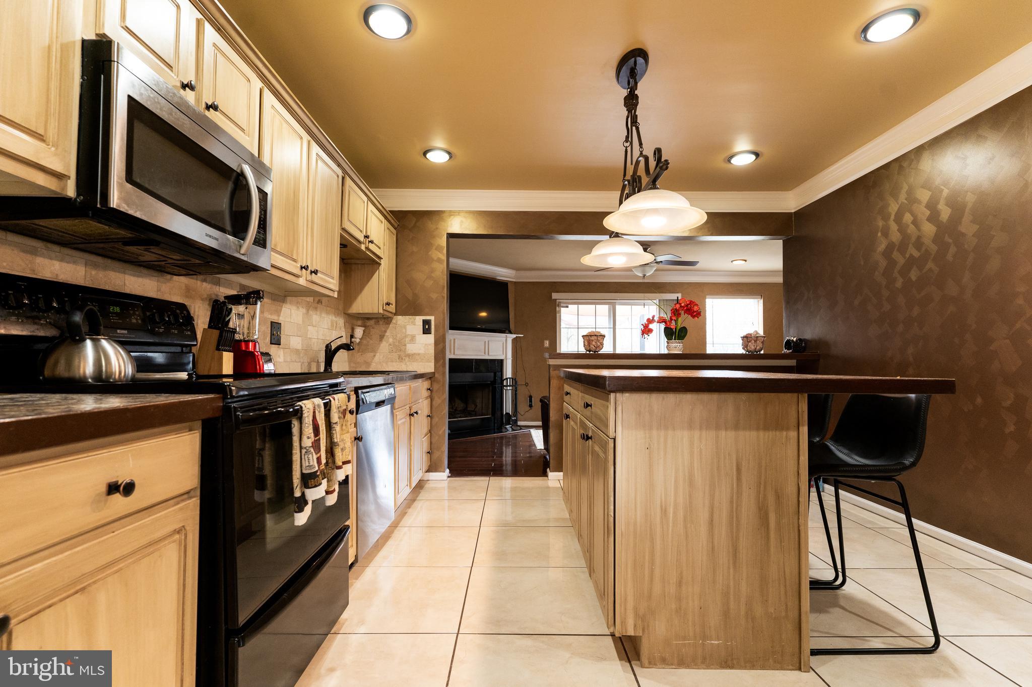 FAIRLAWN COURT - Residential