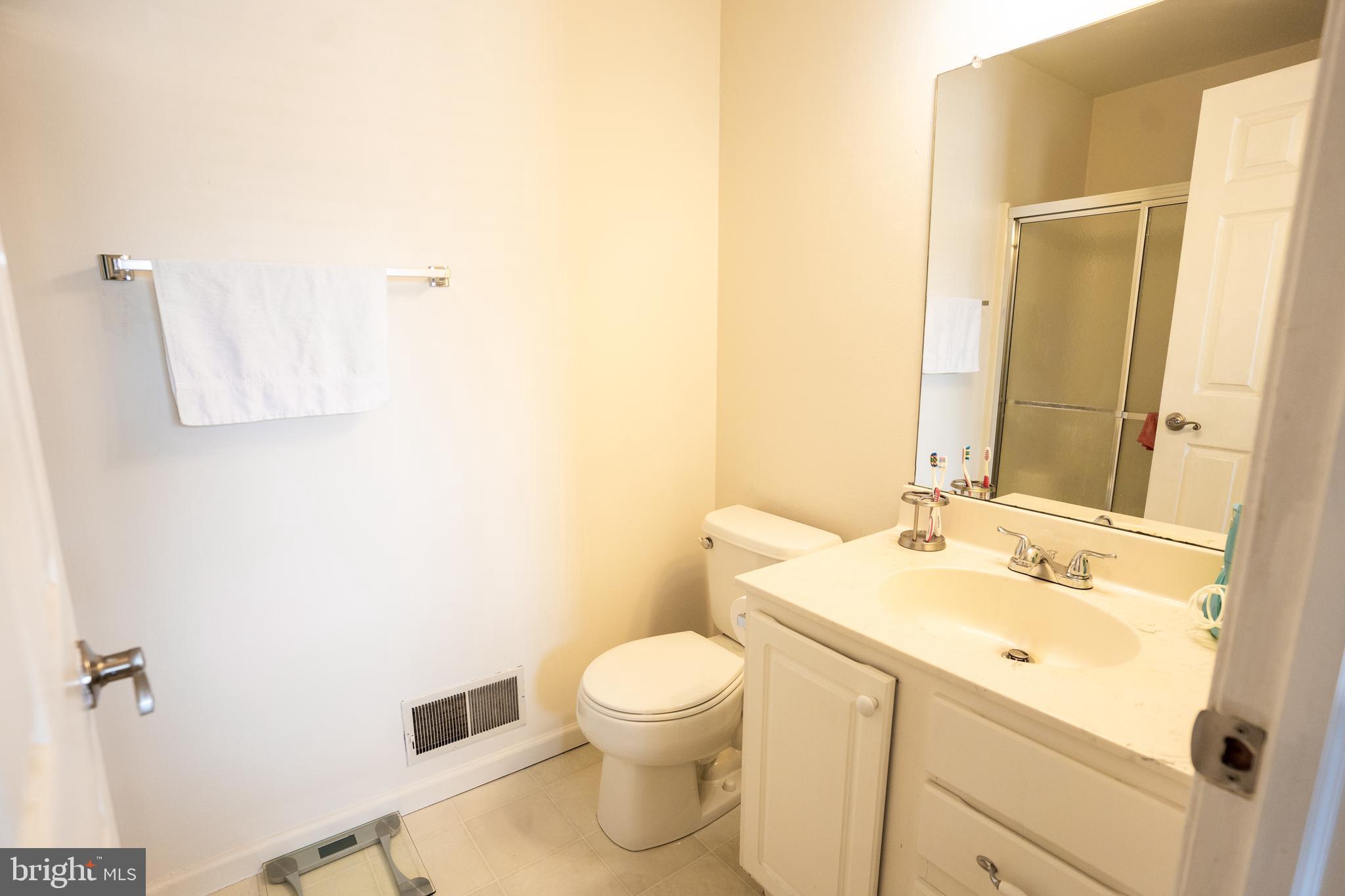 FAIRLAWN COURT - Residential