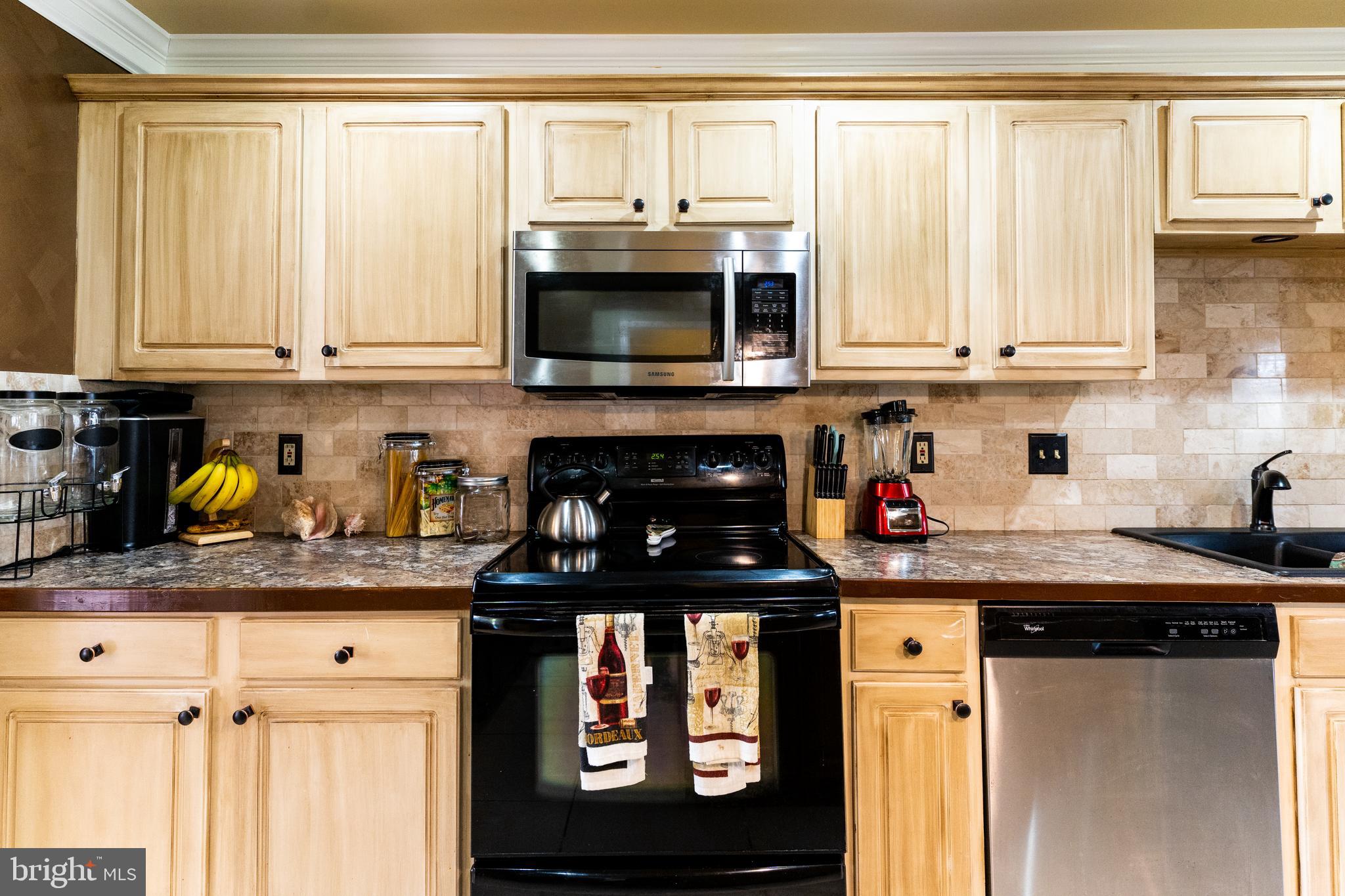 FAIRLAWN COURT - Residential