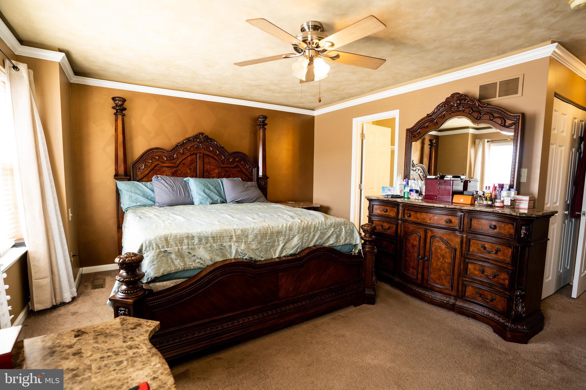 FAIRLAWN COURT - Residential