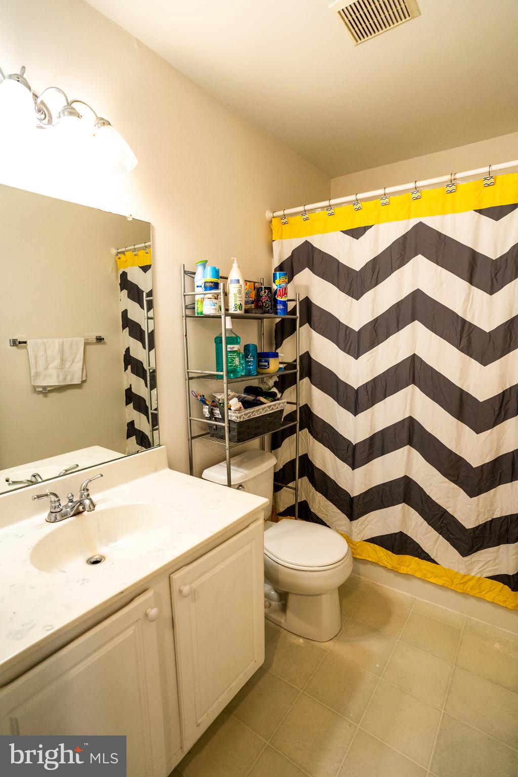 FAIRLAWN COURT - Residential