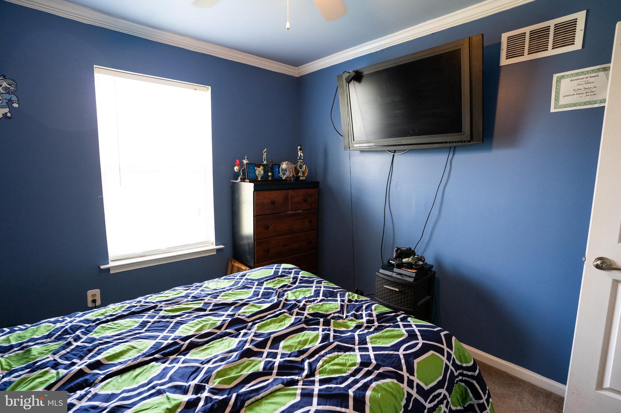 FAIRLAWN COURT - Residential