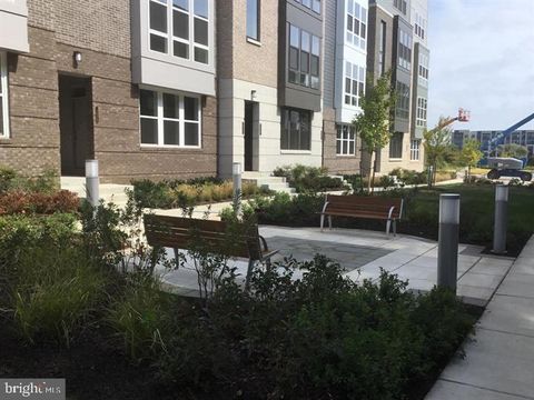 Photo of 13329 Launders Street #137, HERNDON, VA 20171 (MLS # VAFX2318562)