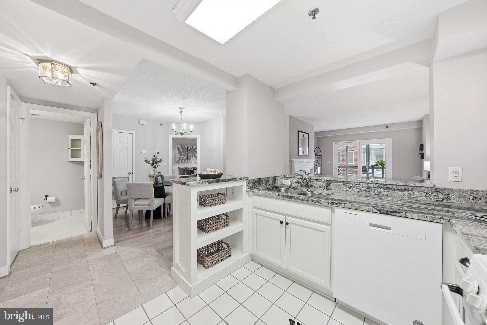 1050 N TAYLOR STREET 1-407