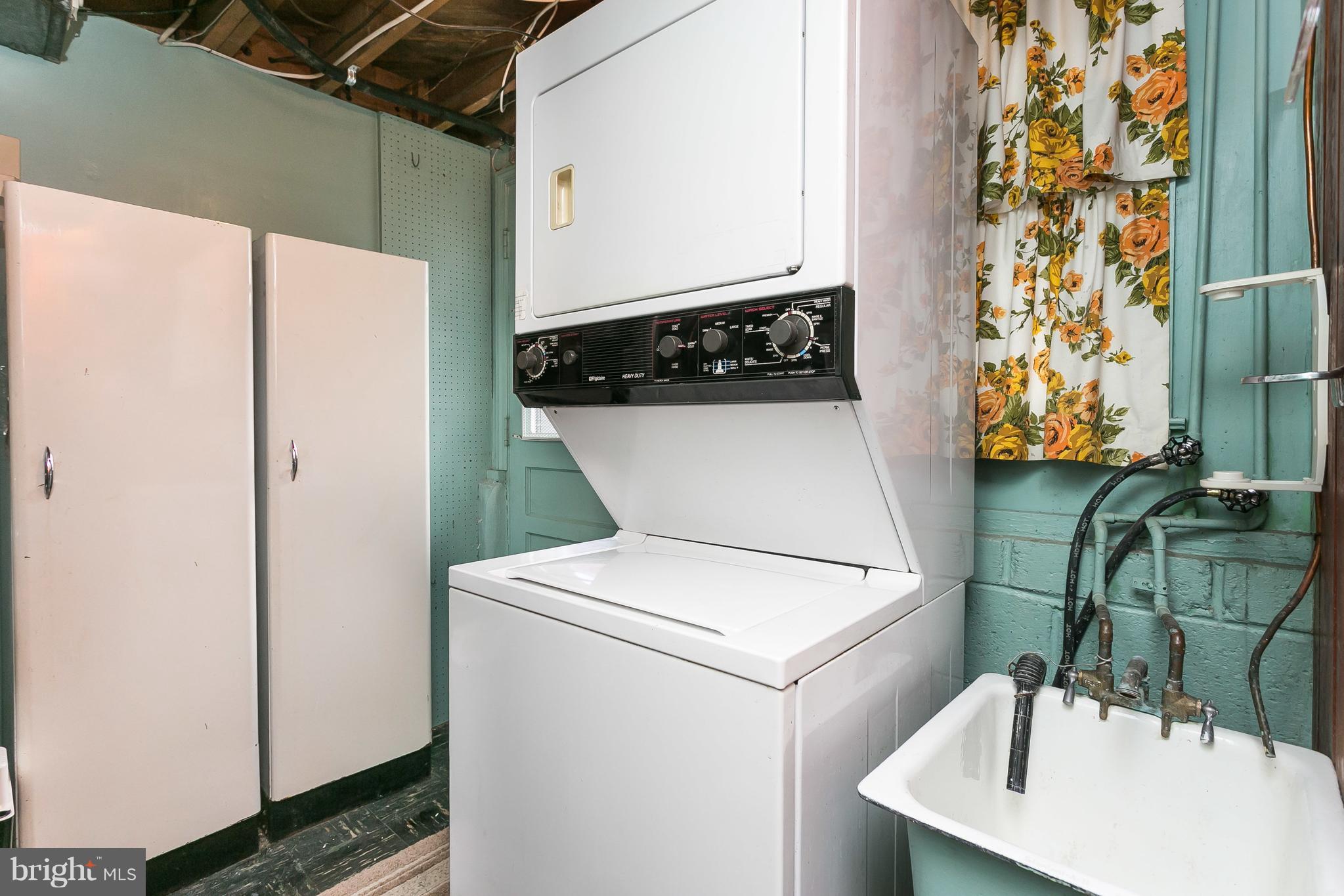 DULANEY VILLAGE - Residential