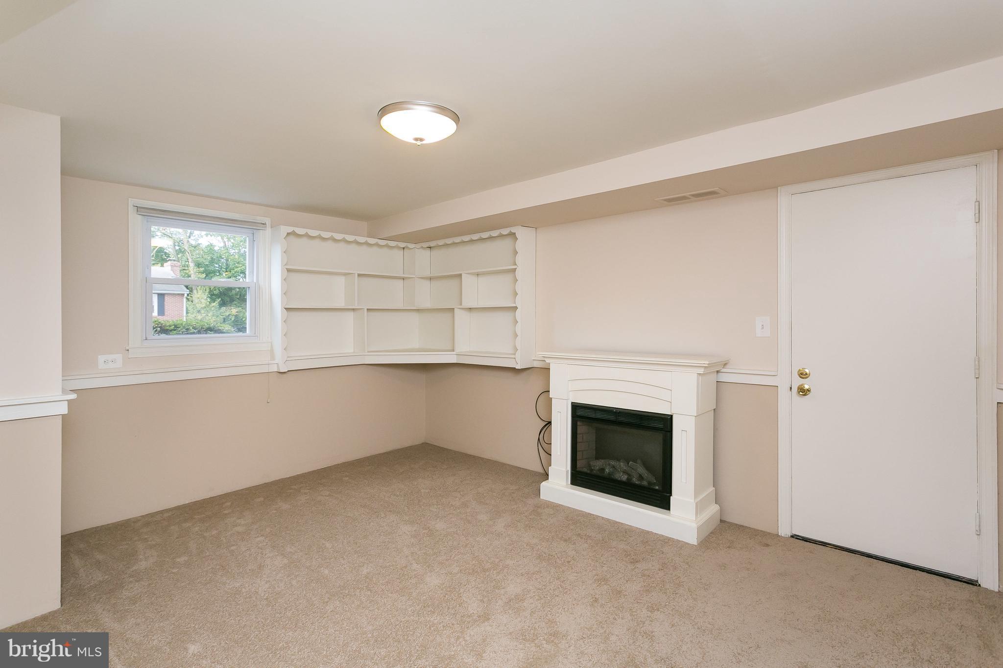 DULANEY VILLAGE - Residential