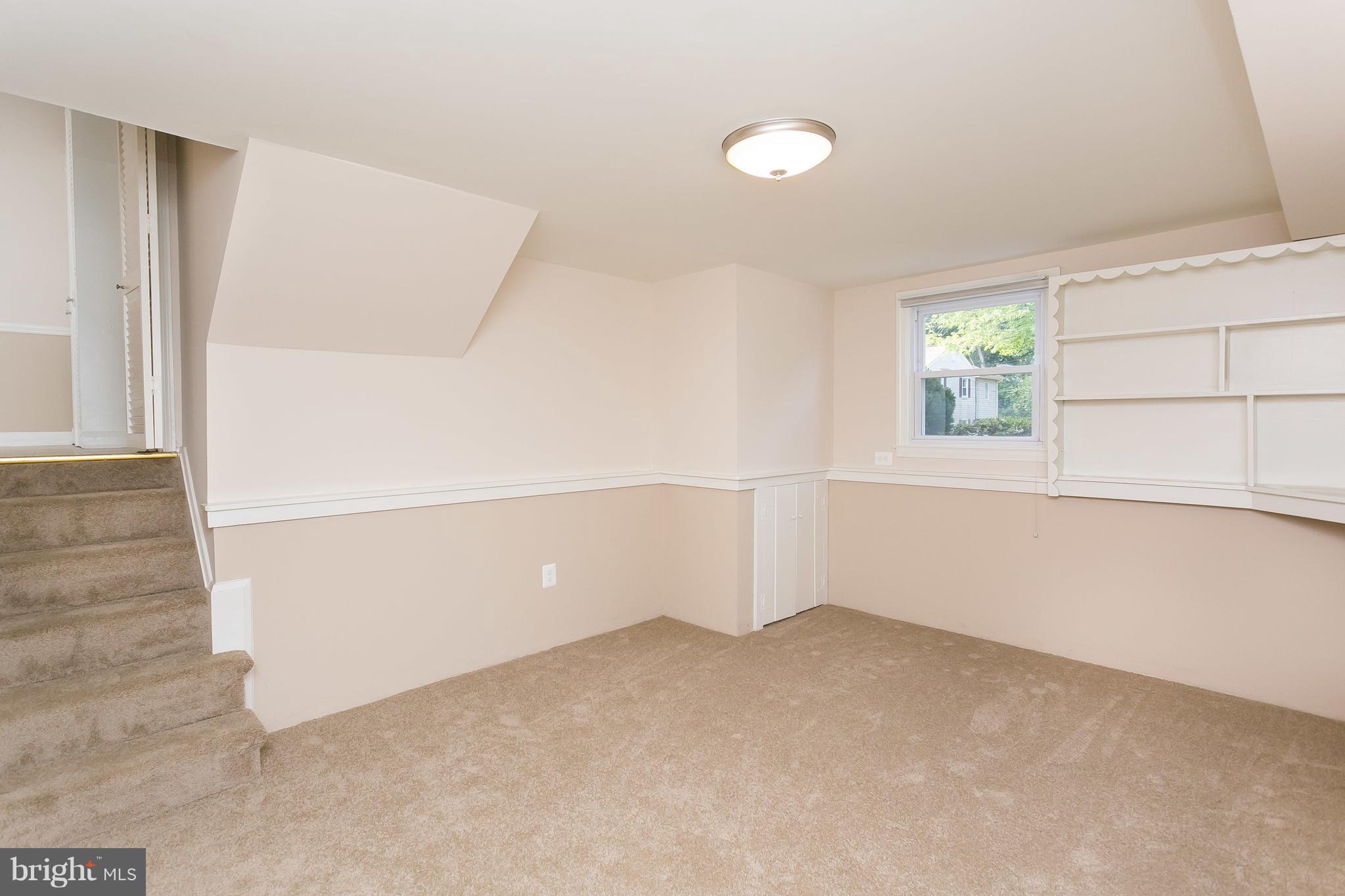 DULANEY VILLAGE - Residential