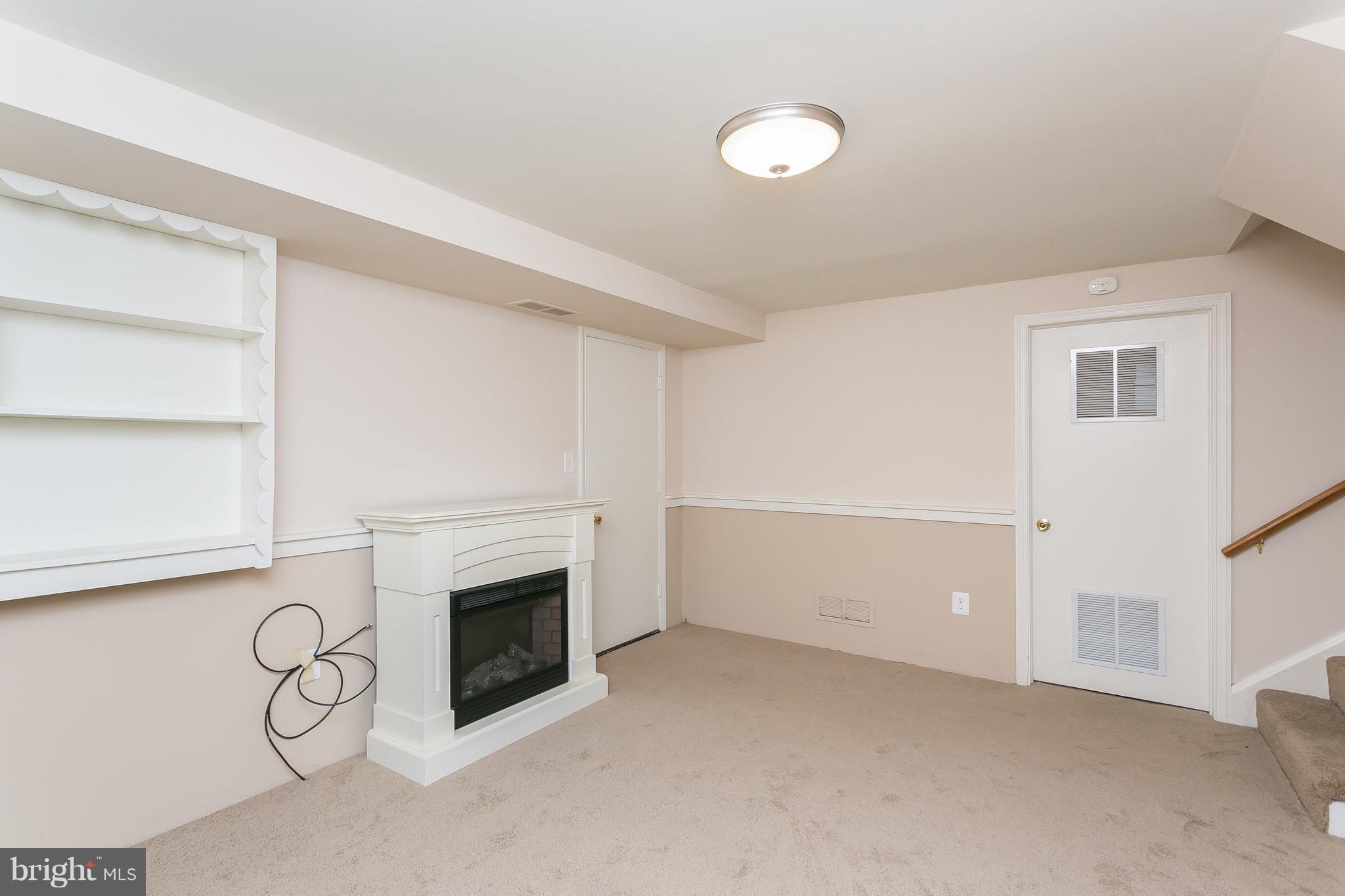 DULANEY VILLAGE - Residential