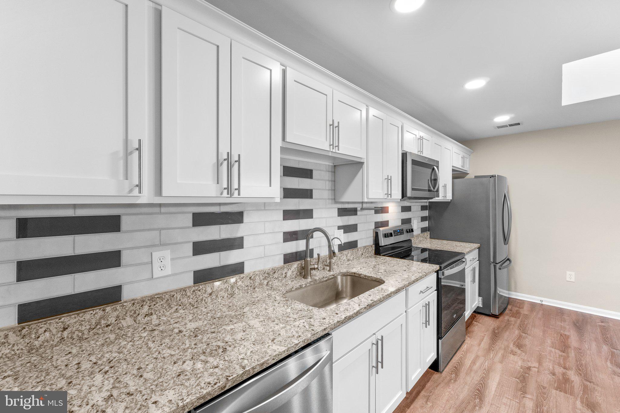 PORT O DUMFRIES - Residential Lease