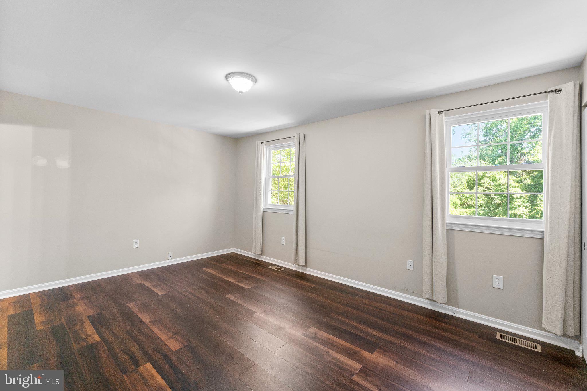 PORT O DUMFRIES - Residential Lease