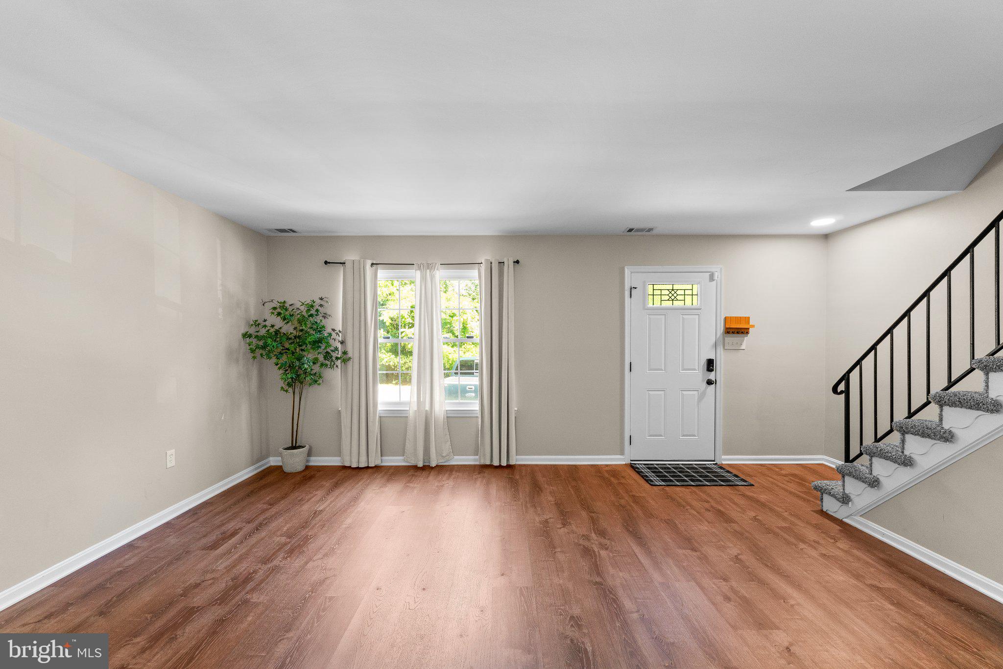 PORT O DUMFRIES - Residential Lease