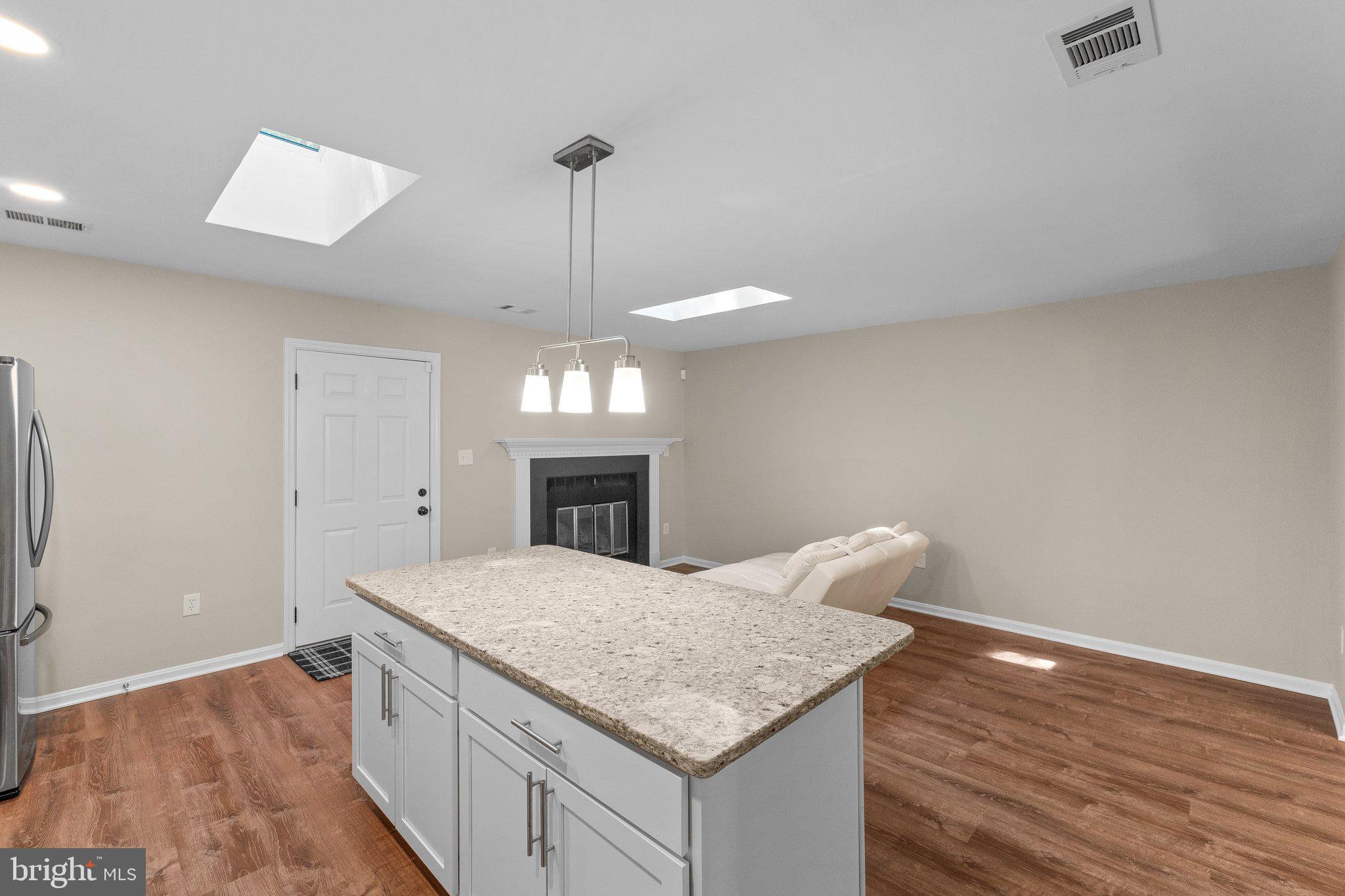 PORT O DUMFRIES - Residential Lease