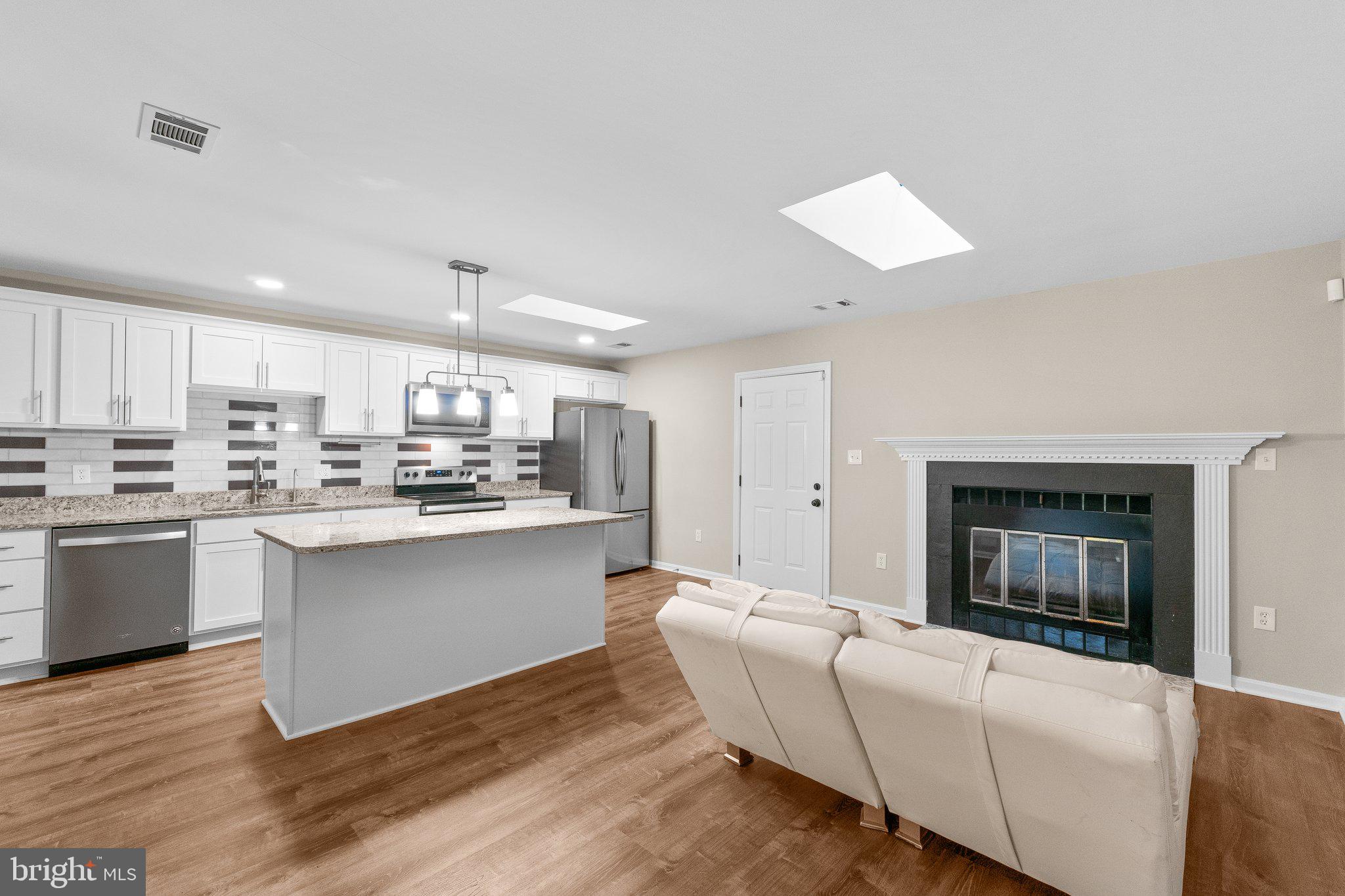 PORT O DUMFRIES - Residential Lease