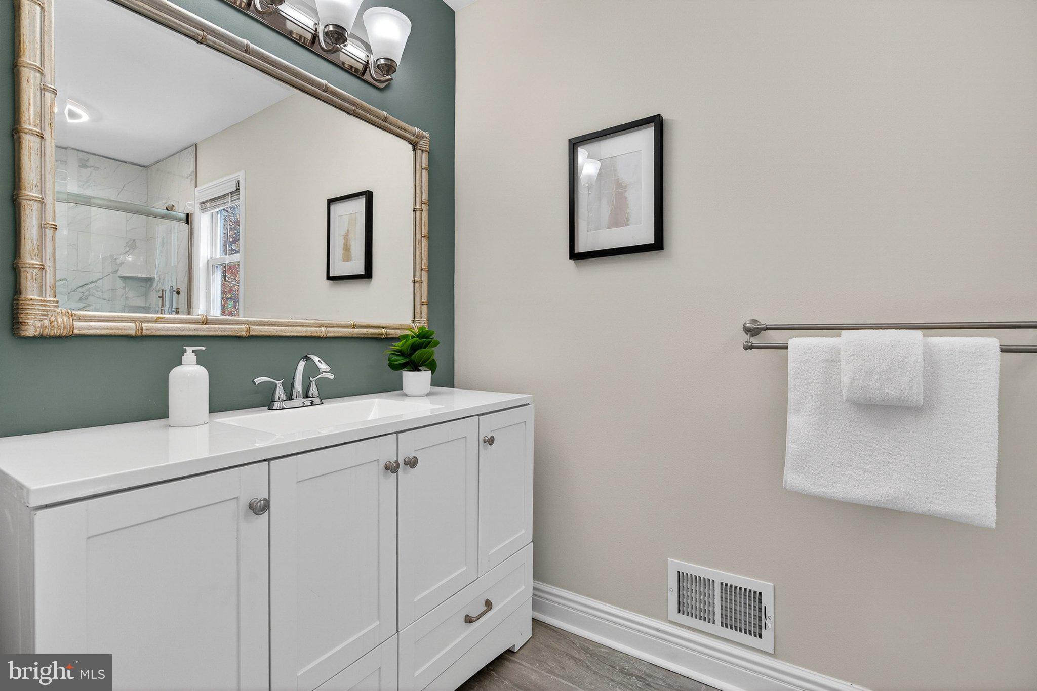 WOODBRIDGE VALLEY - Residential