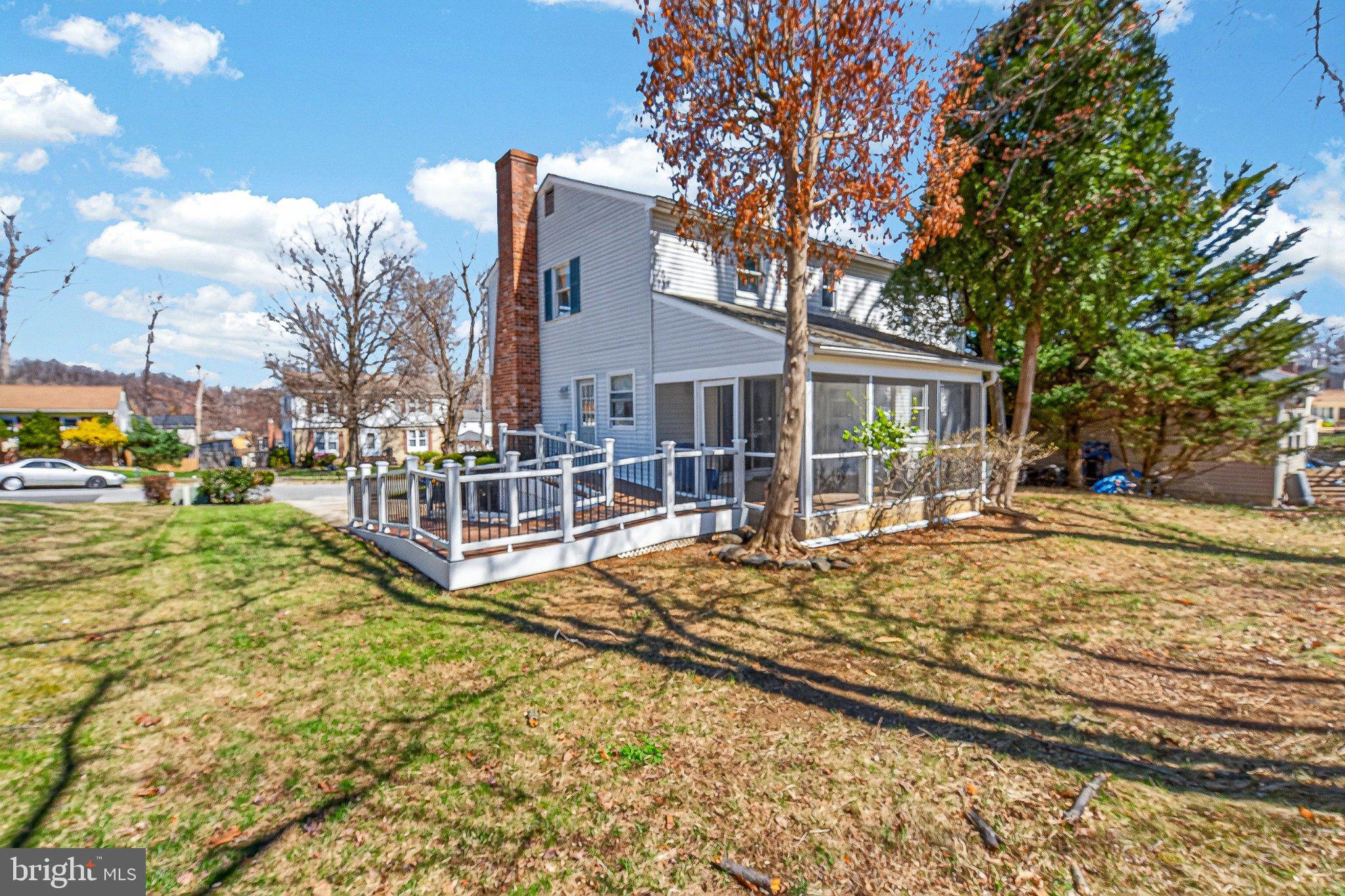 WOODBRIDGE VALLEY - Residential