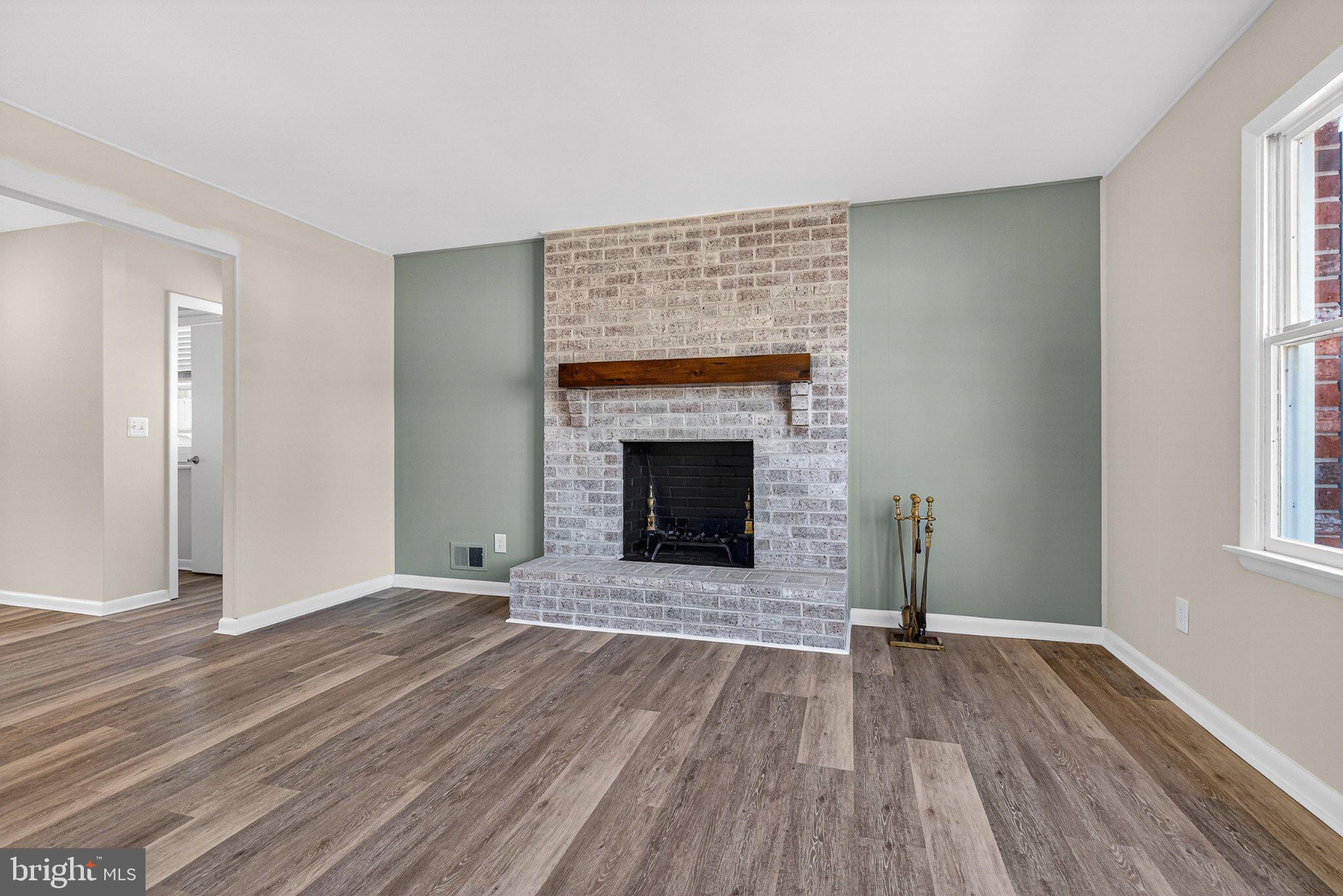 WOODBRIDGE VALLEY - Residential