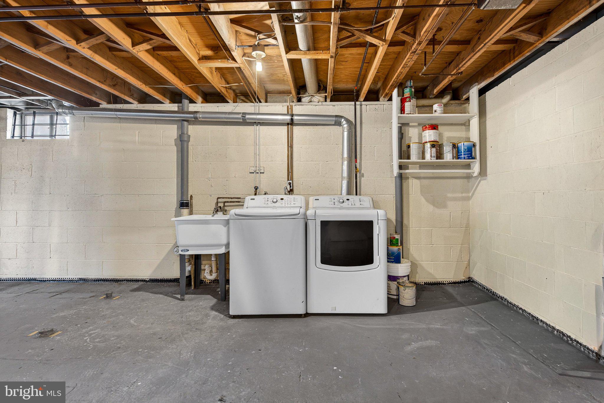 WOODBRIDGE VALLEY - Residential