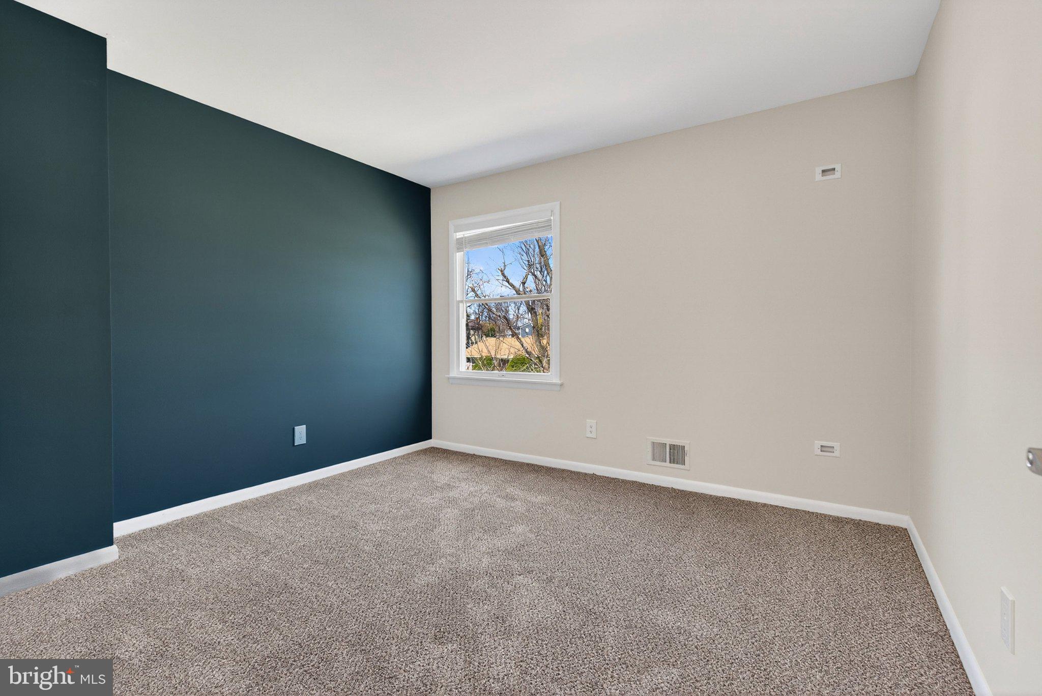 WOODBRIDGE VALLEY - Residential