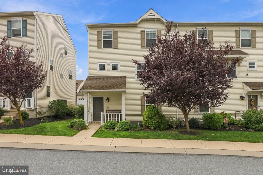 Photo of 223 Norbury Circle, WILLOW STREET, PA 17584 (MLS # PALA2097088)