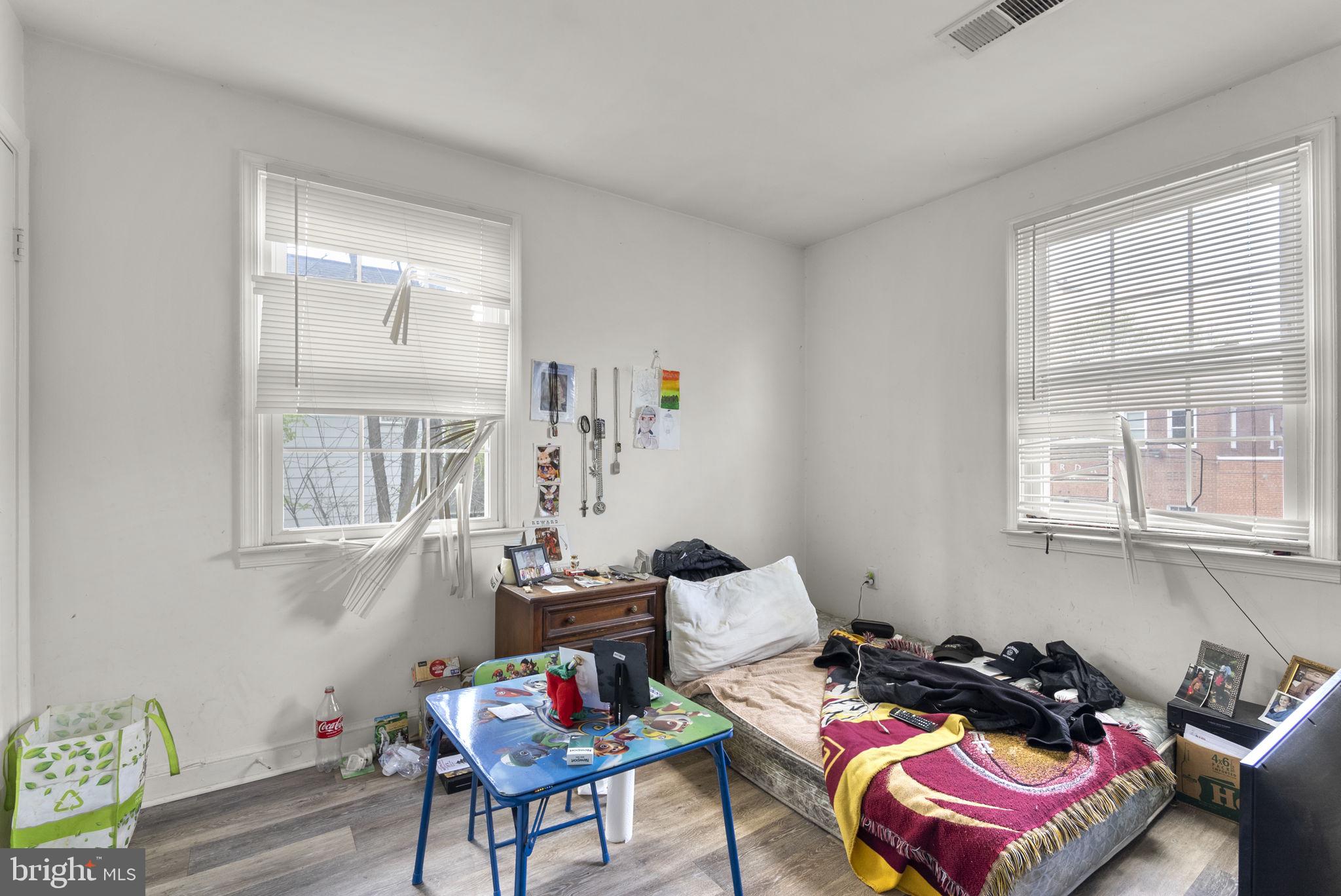 RIVERDALE PARK - Residential