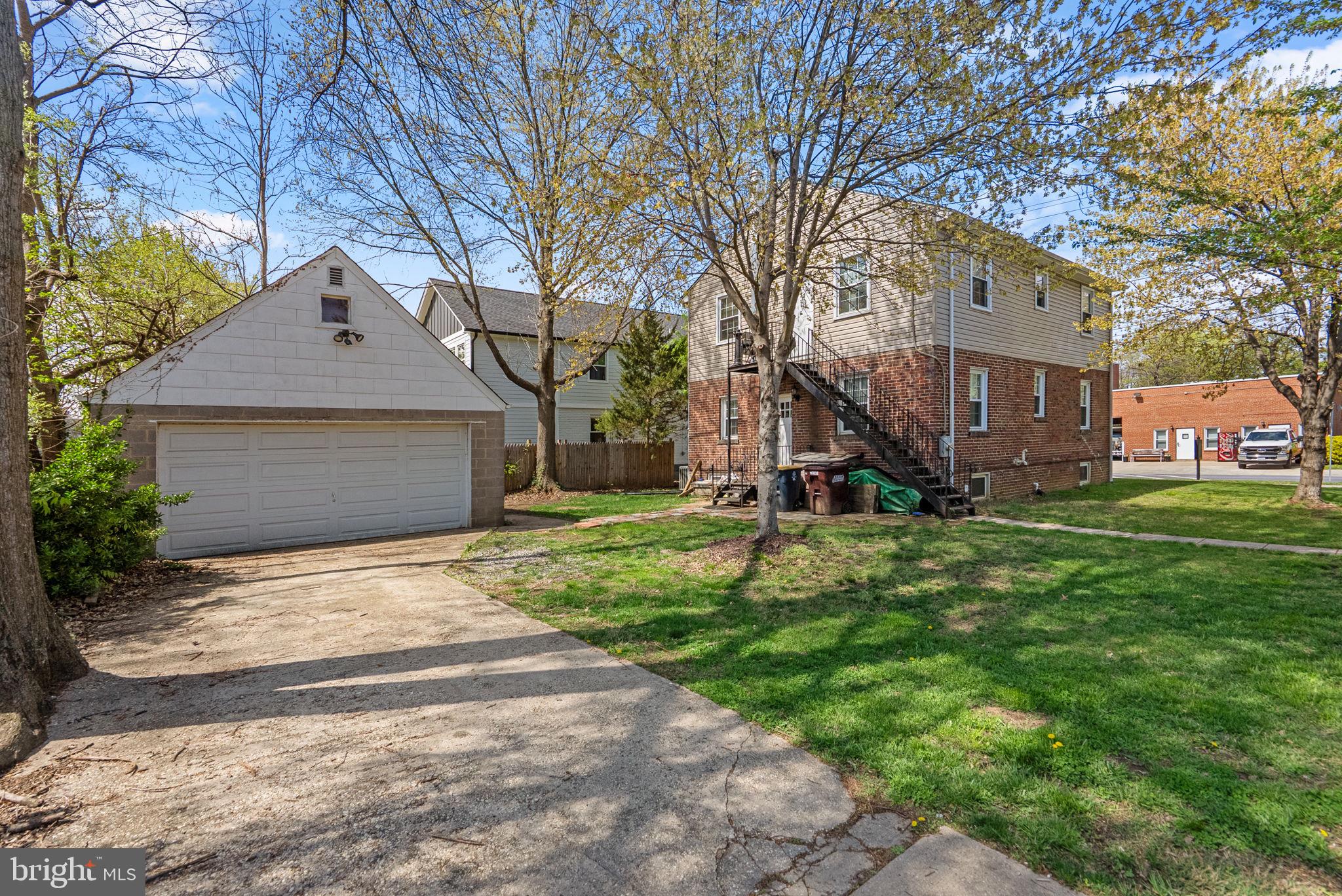 RIVERDALE PARK - Residential