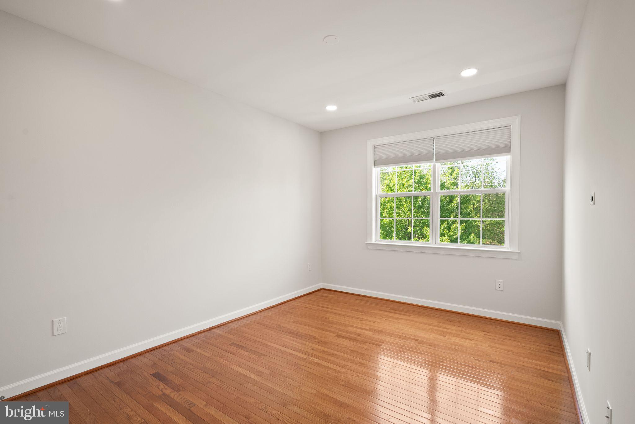BRAMBLETON - Residential