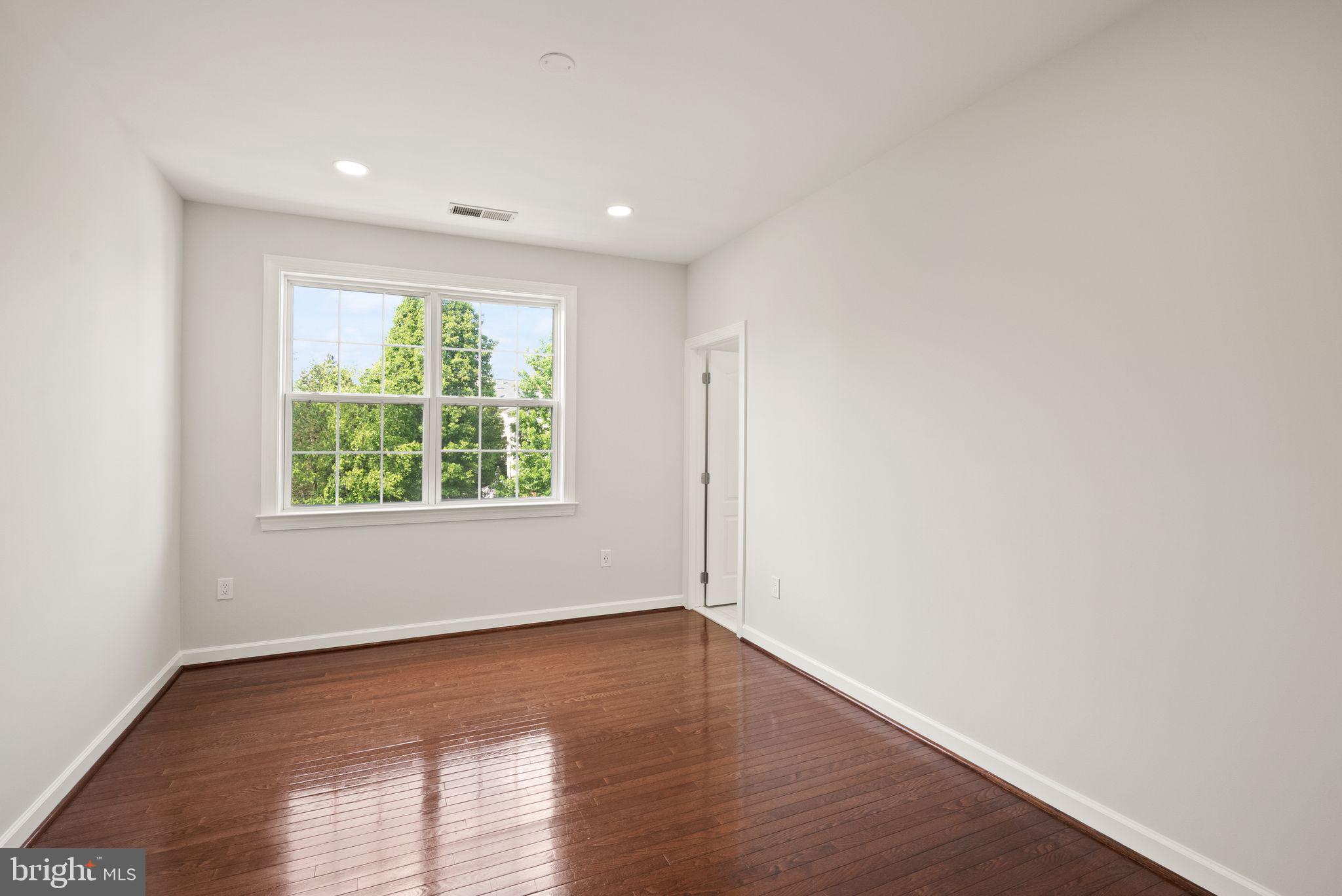 BRAMBLETON - Residential