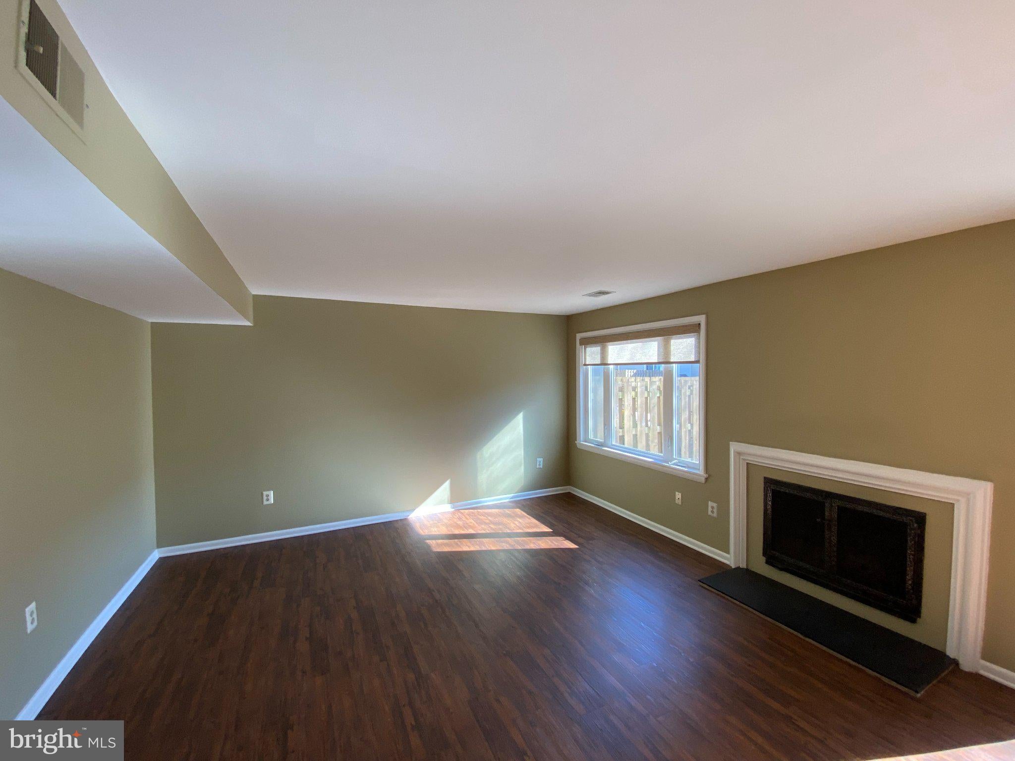 502 PORTSMOUTH COURT