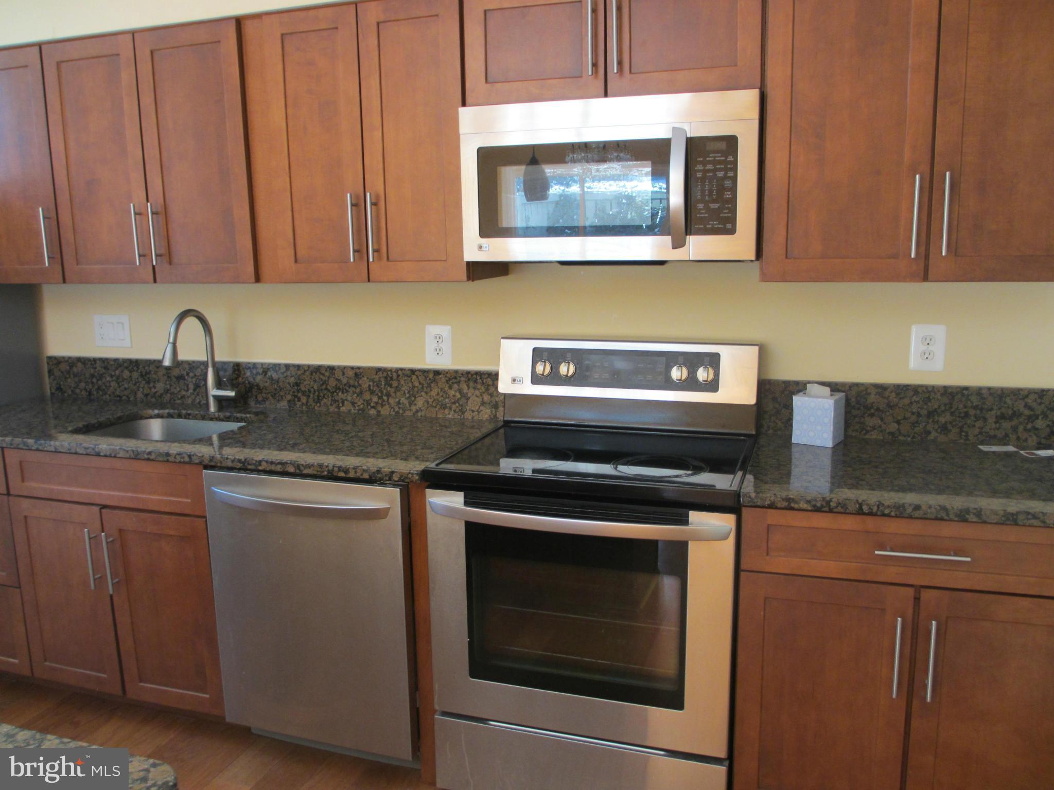 RESTON - Residential Lease