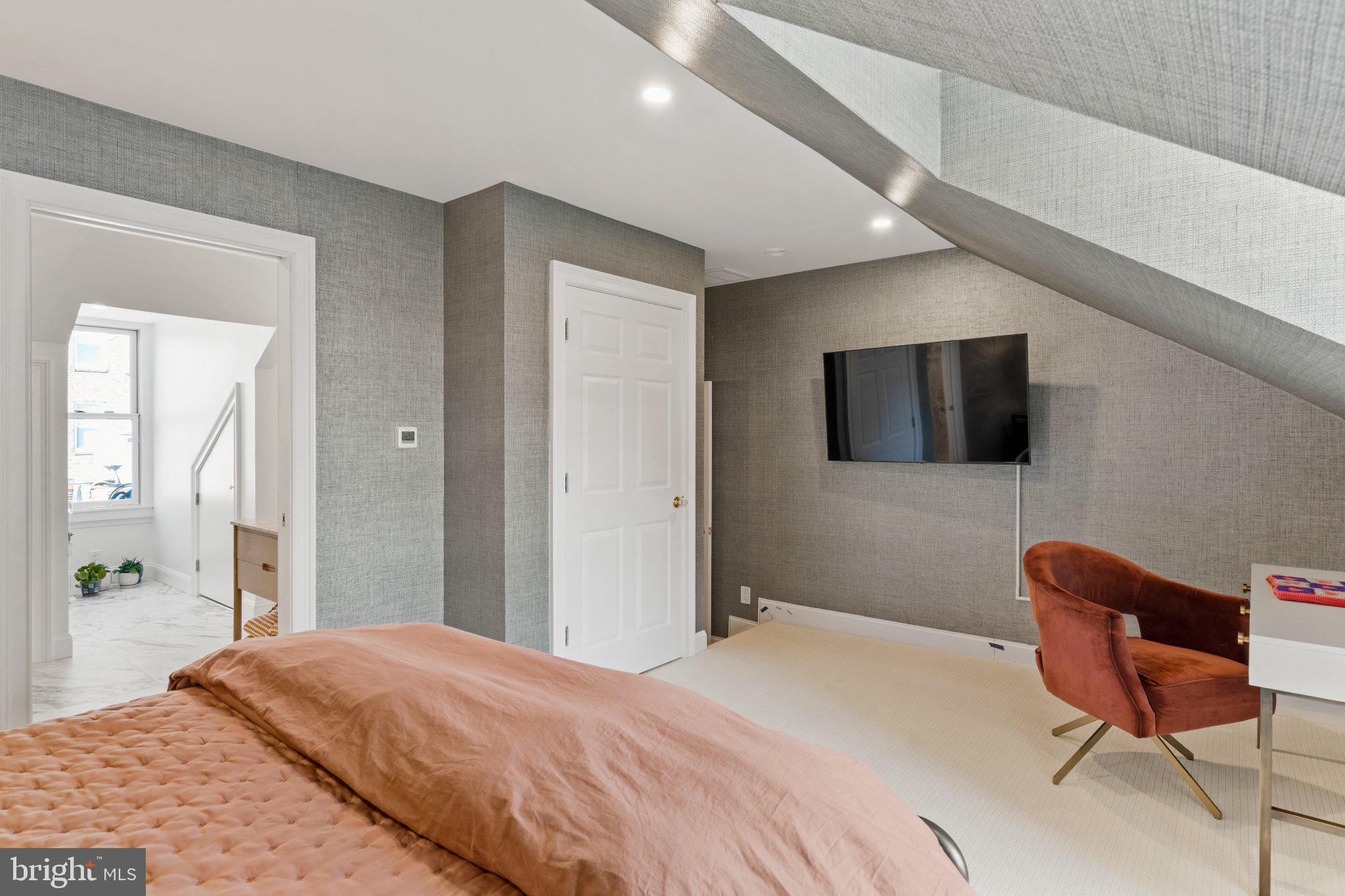 WASHINGTON SQ WEST - Residential