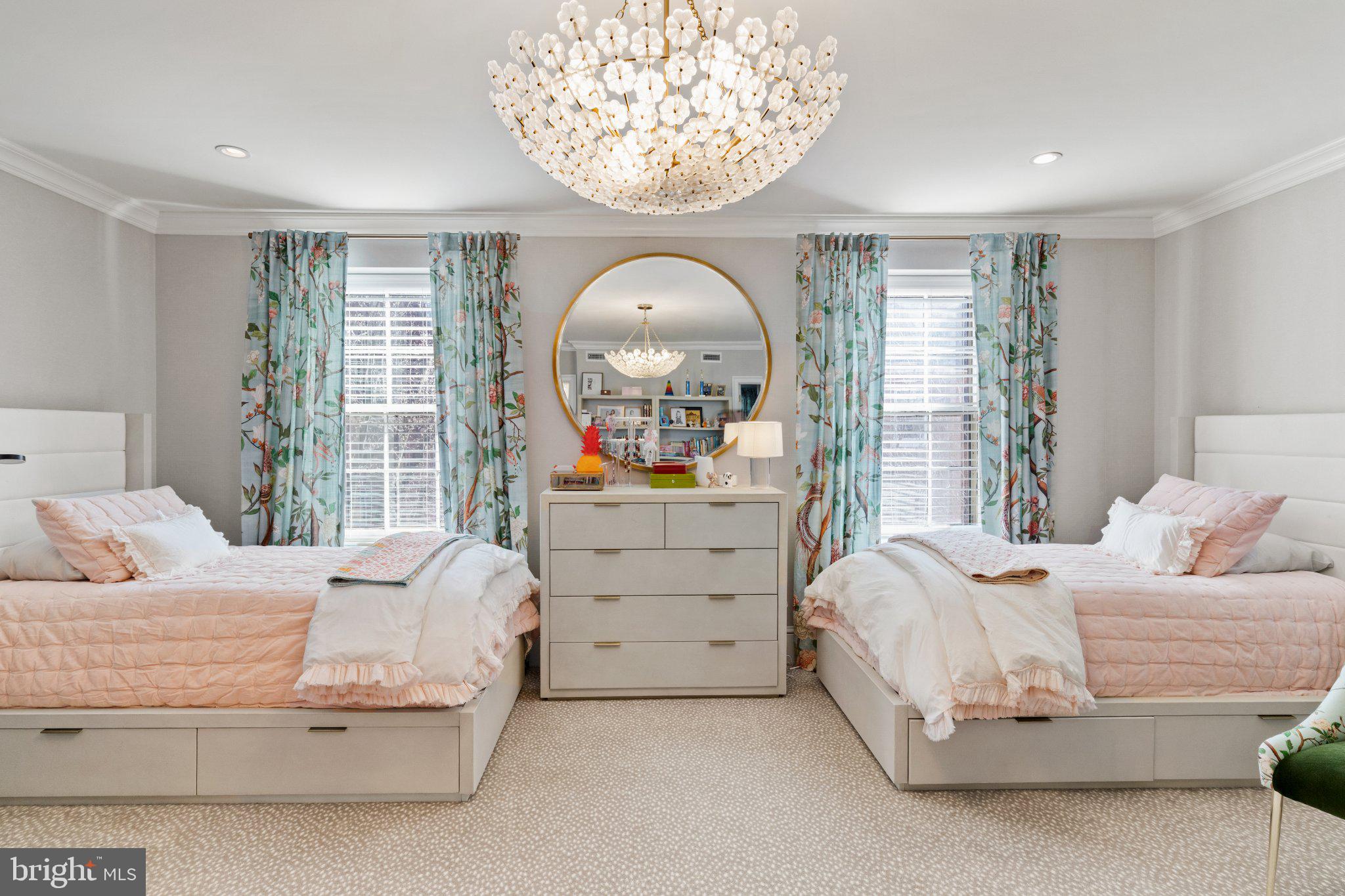 WASHINGTON SQ WEST - Residential