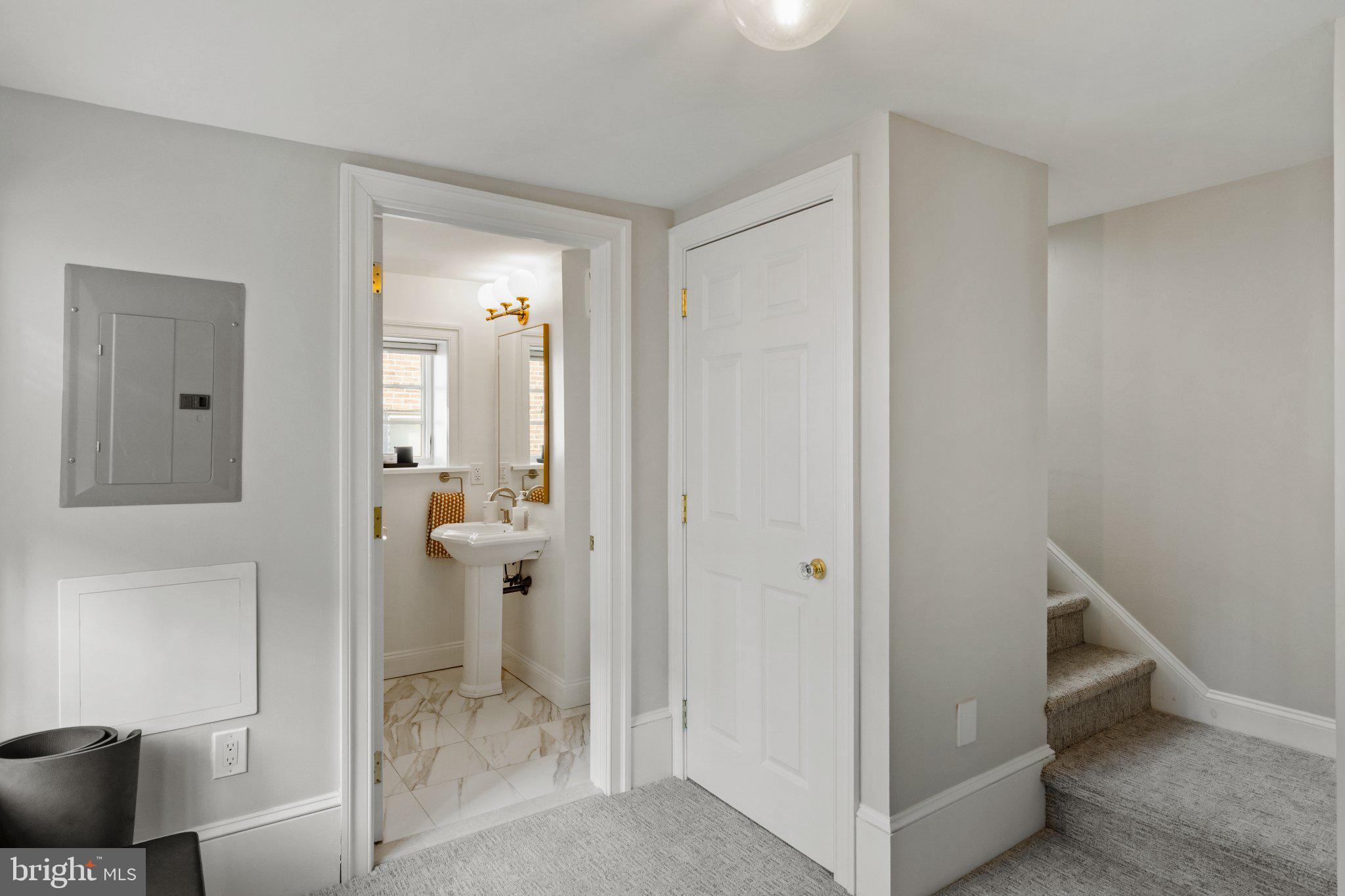 WASHINGTON SQ WEST - Residential