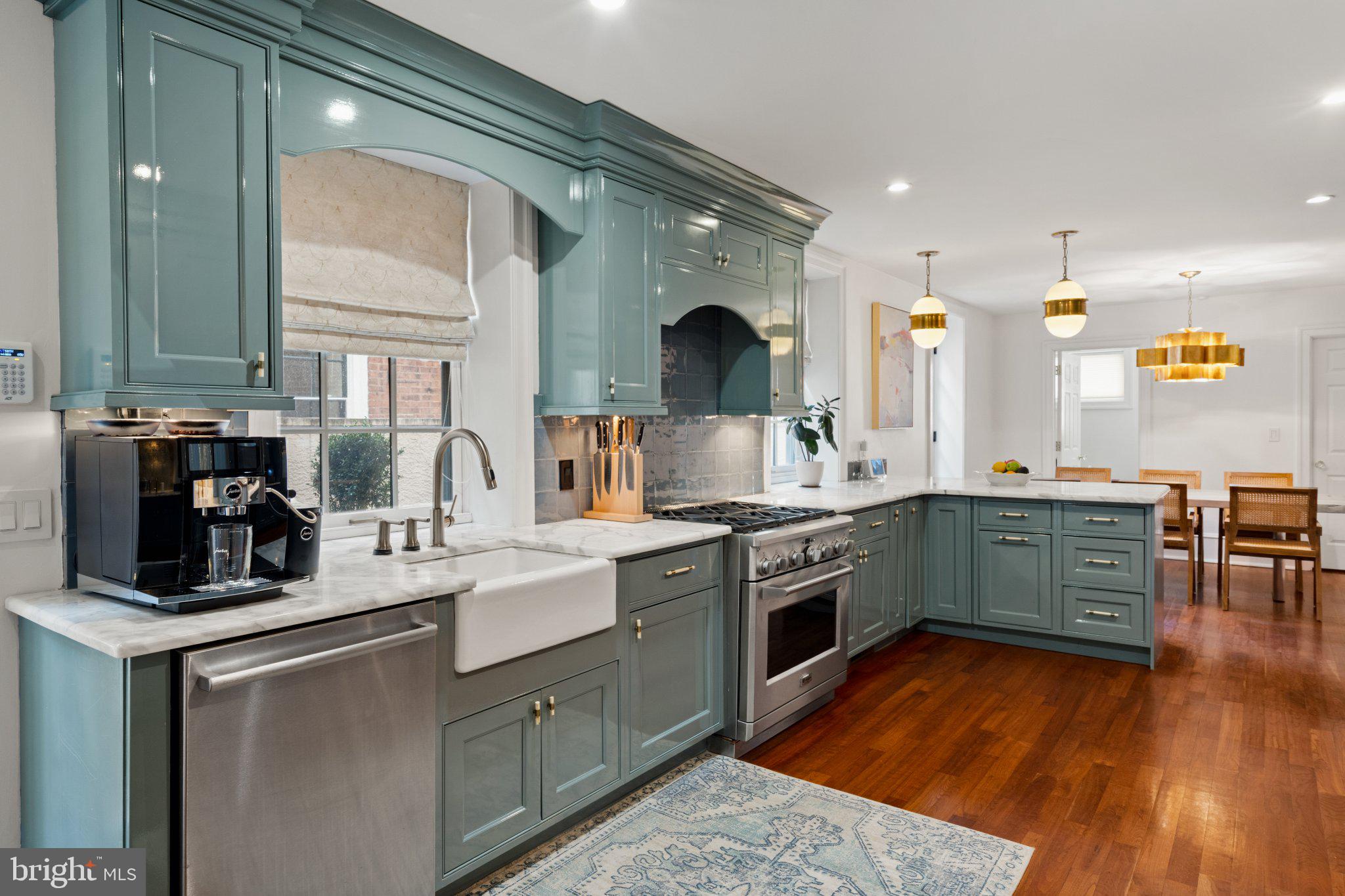 WASHINGTON SQ WEST - Residential