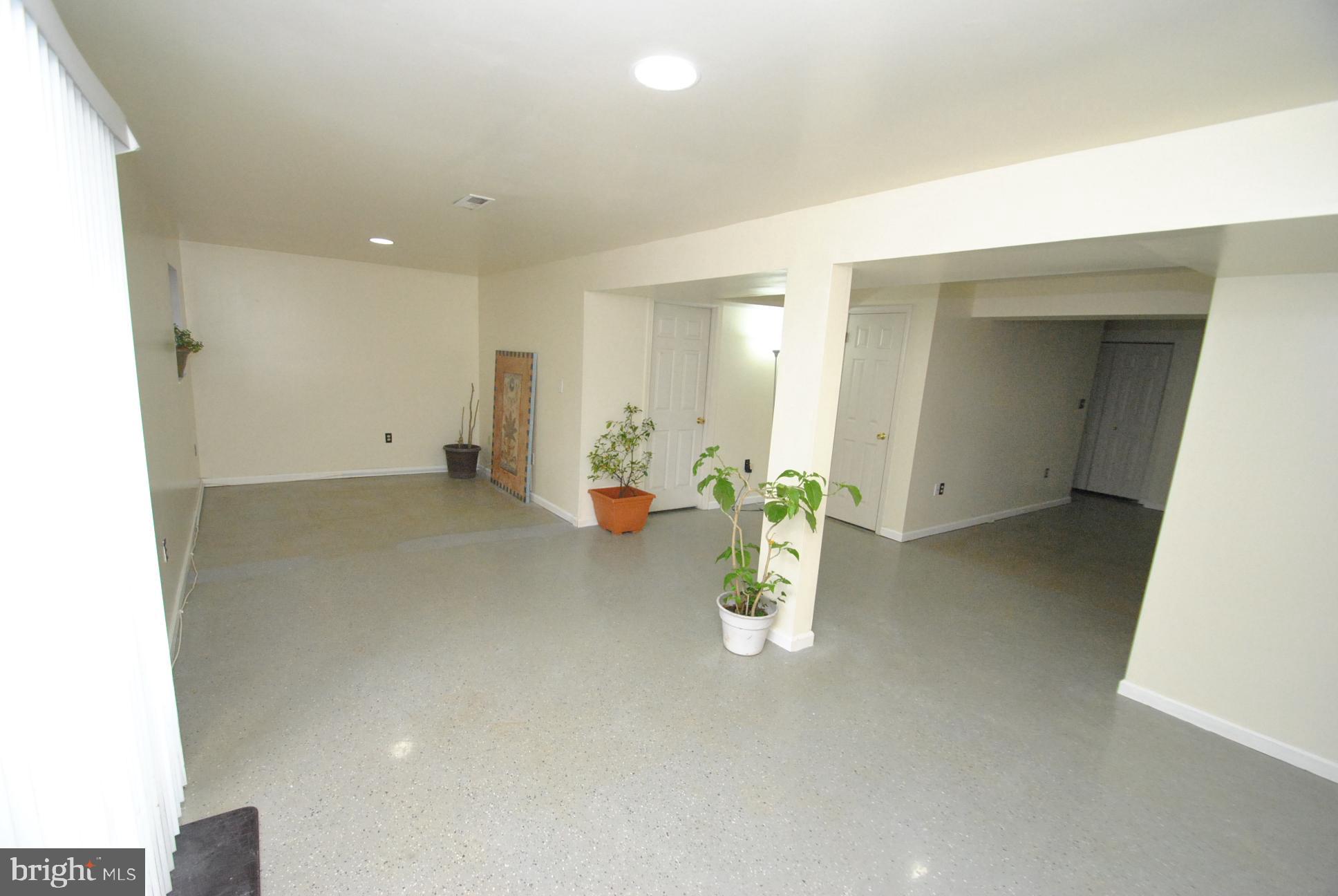 ROLLING VIEW GREEN - Residential