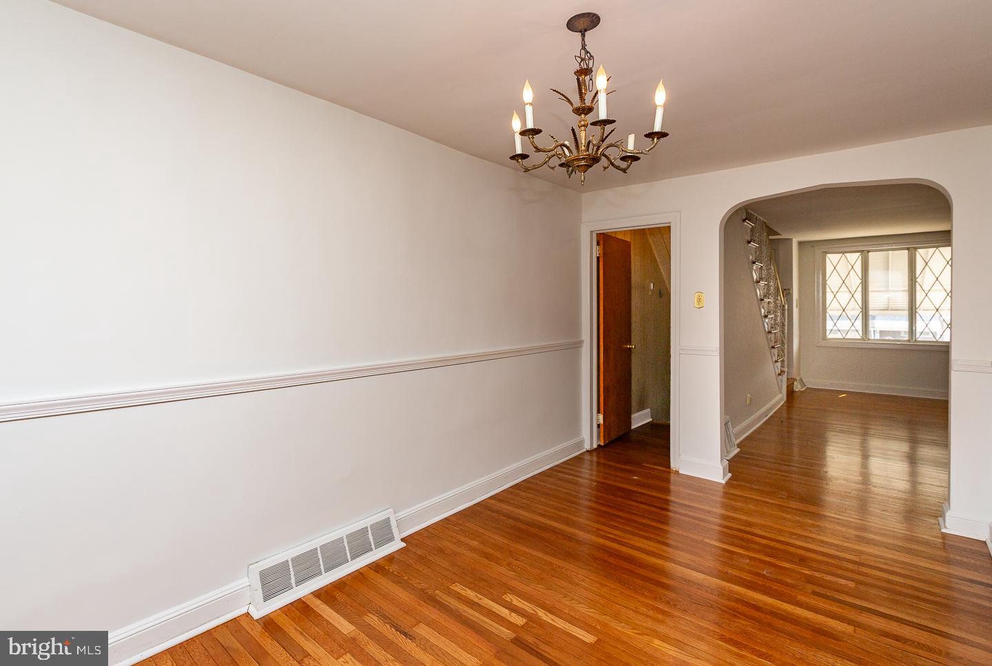 CLIFTON HEIGHTS - Residential