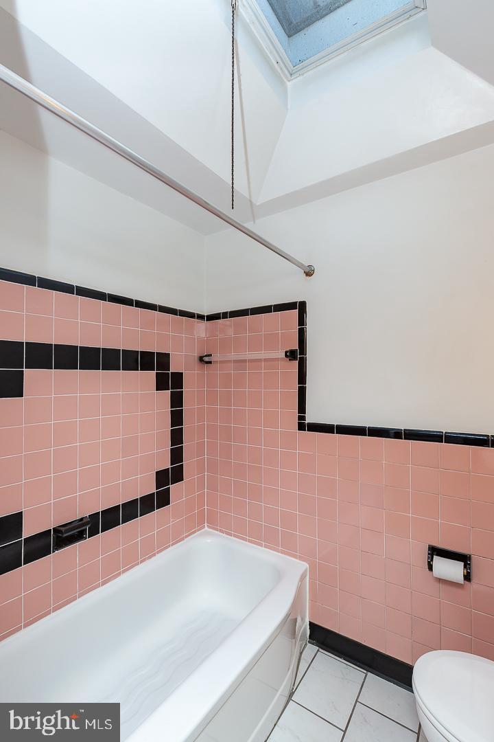 CLIFTON HEIGHTS - Residential