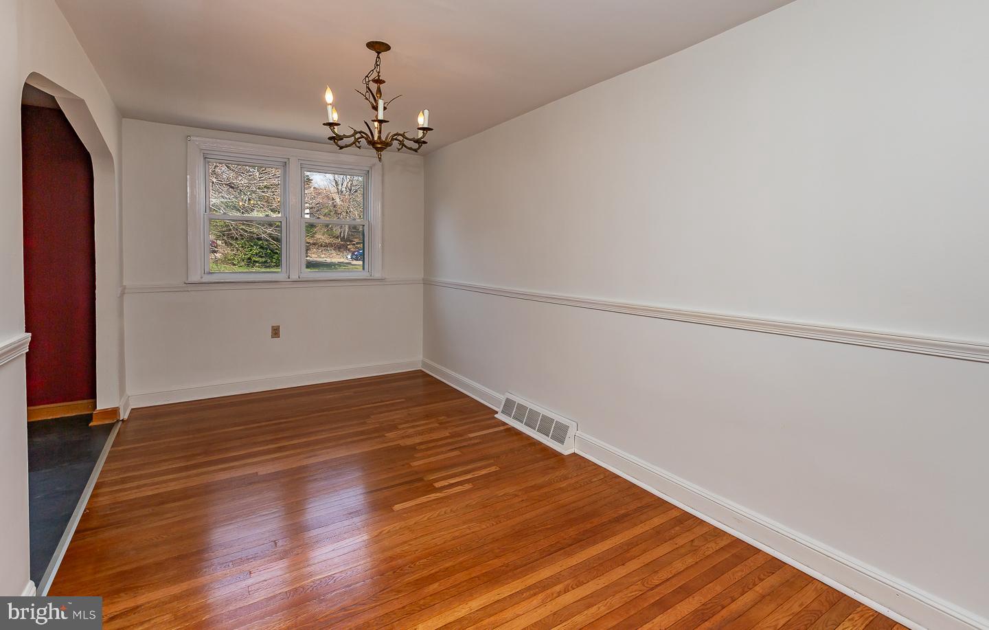 CLIFTON HEIGHTS - Residential