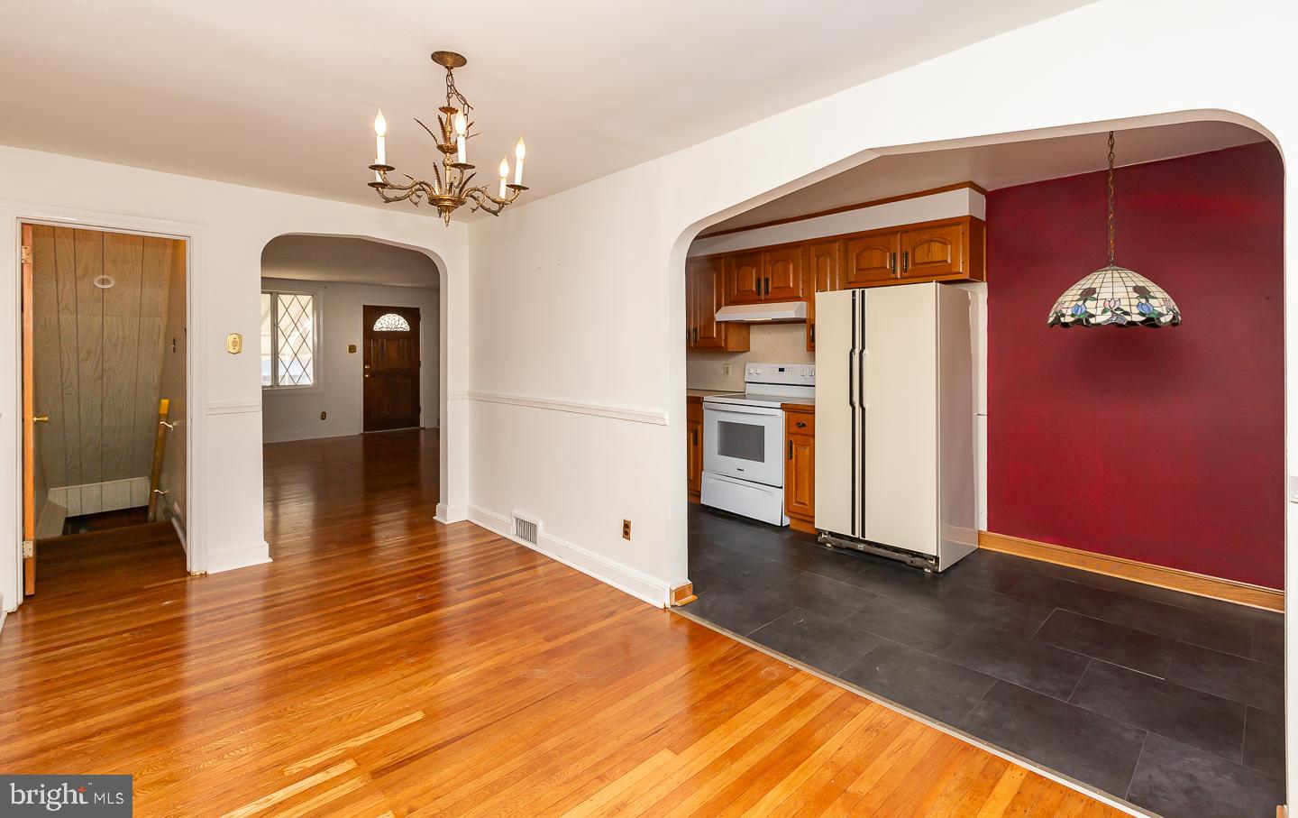 CLIFTON HEIGHTS - Residential