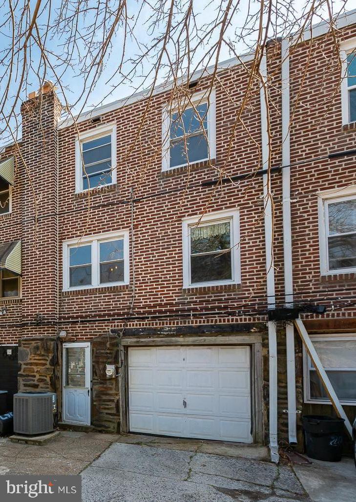 CLIFTON HEIGHTS - Residential