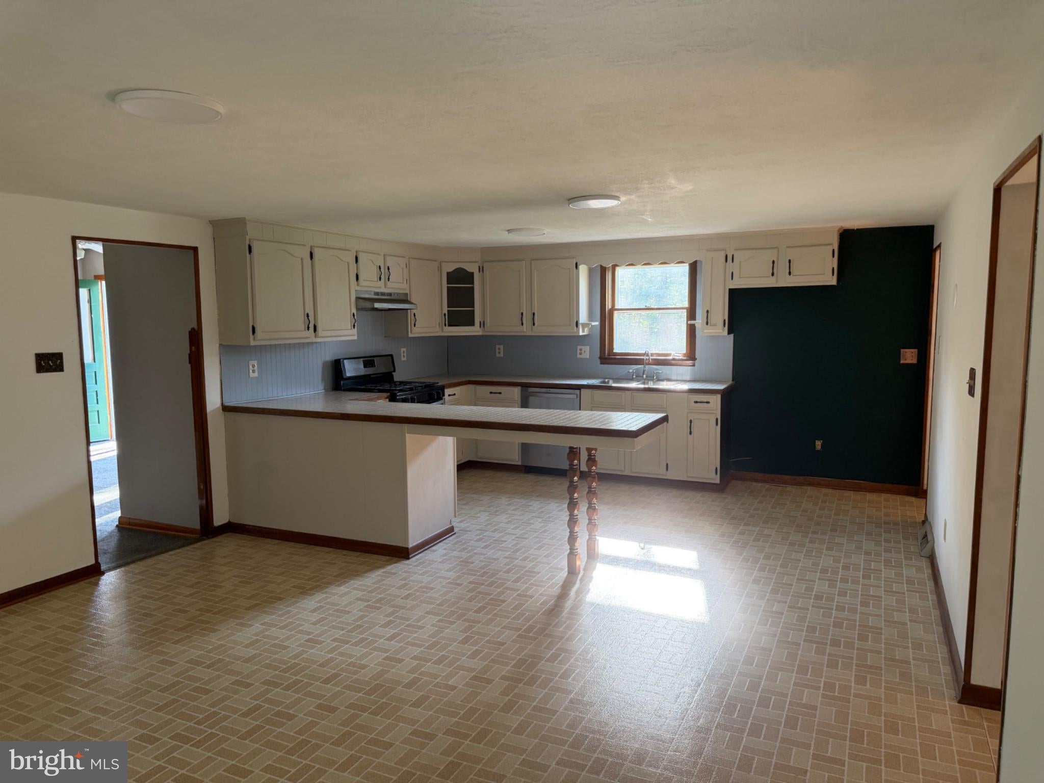 2403 FAIRVEIW